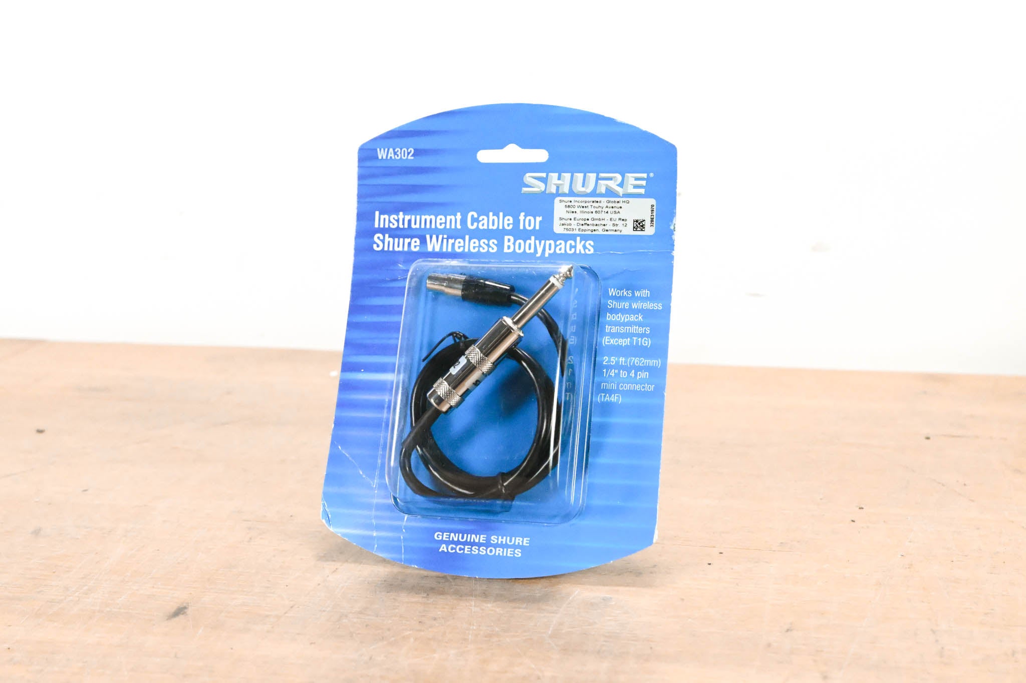Shure WA302 TA4F to 1/4" Instrument Cable for Wireless Bodypacks - 2.5'