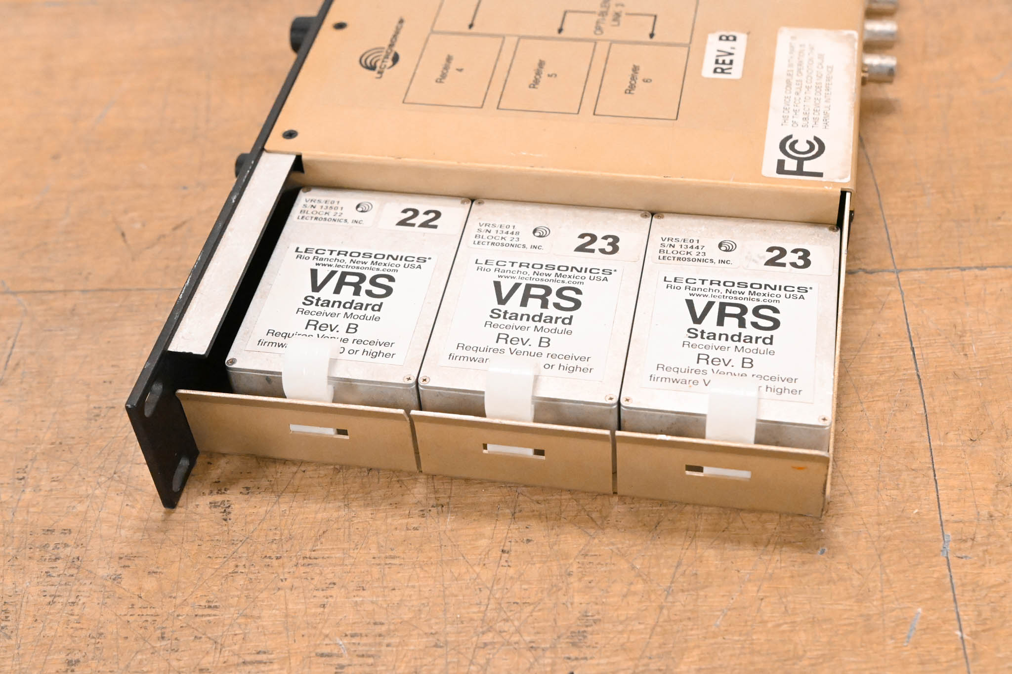 Lectrosonics Venue Wideband Mid 6-Channel Receiver w/ Bodypacks (NO PSU)