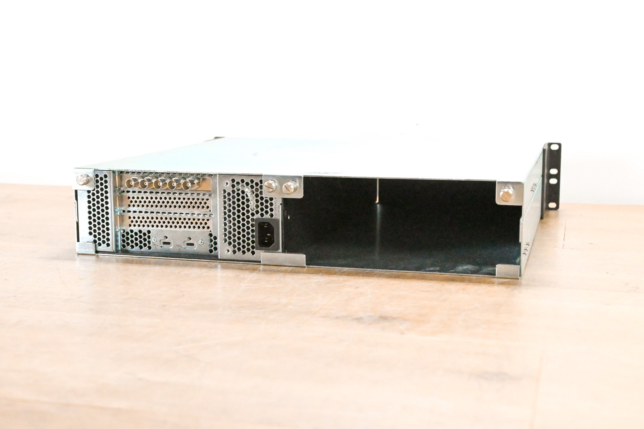 Sonnet Echo III Thunderbolt 3 to PCIe Card Rackmount Expansion System