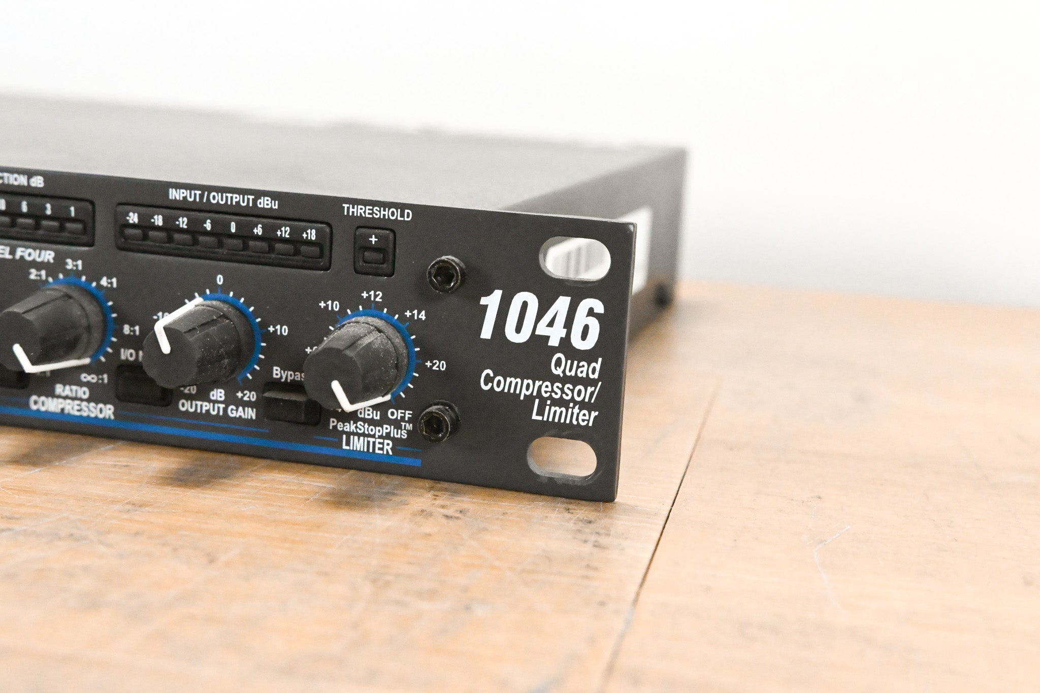 dbx 1046 Quad Compressor/Limiter