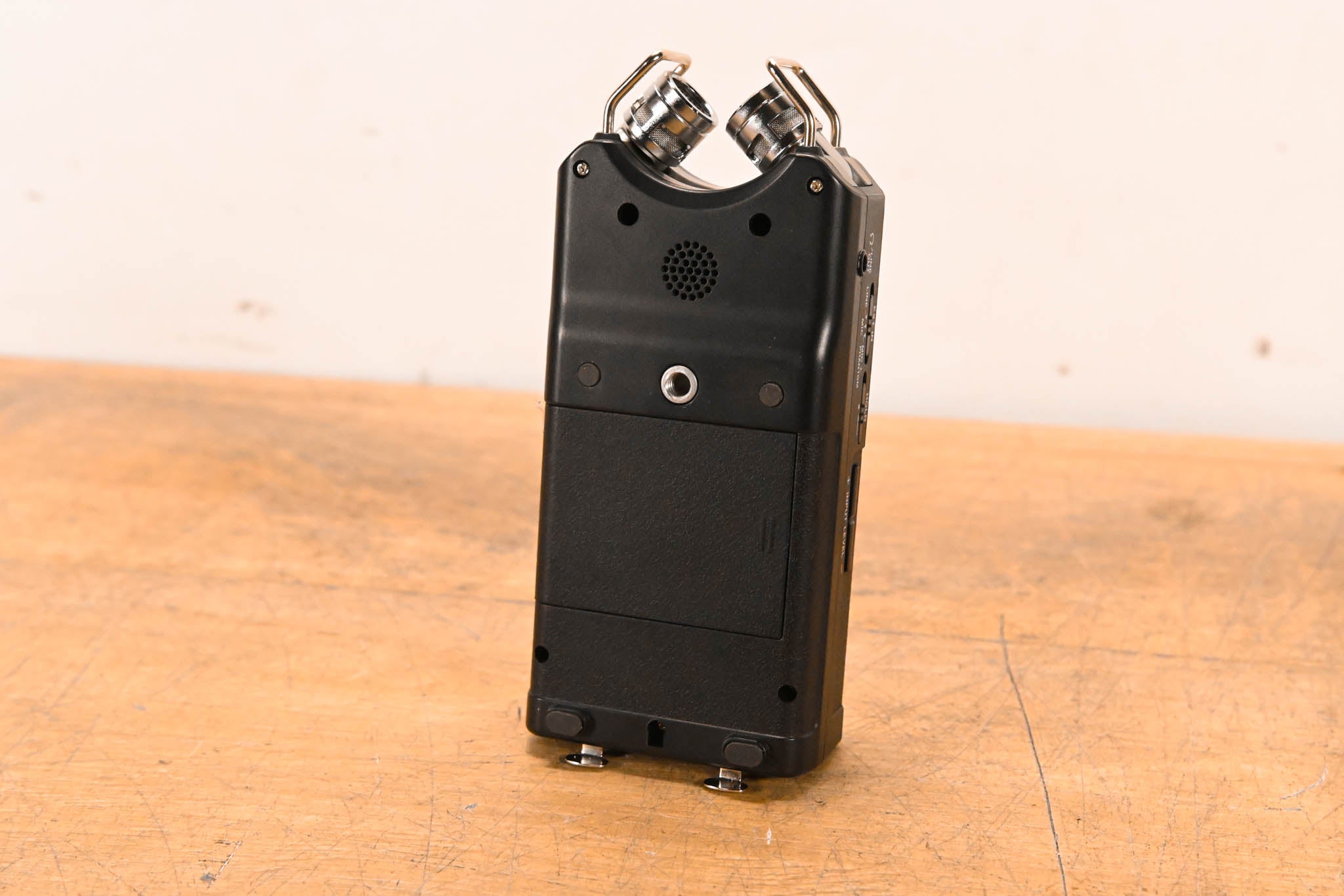 TASCAM DR-40 Handheld 4-Track Recorder