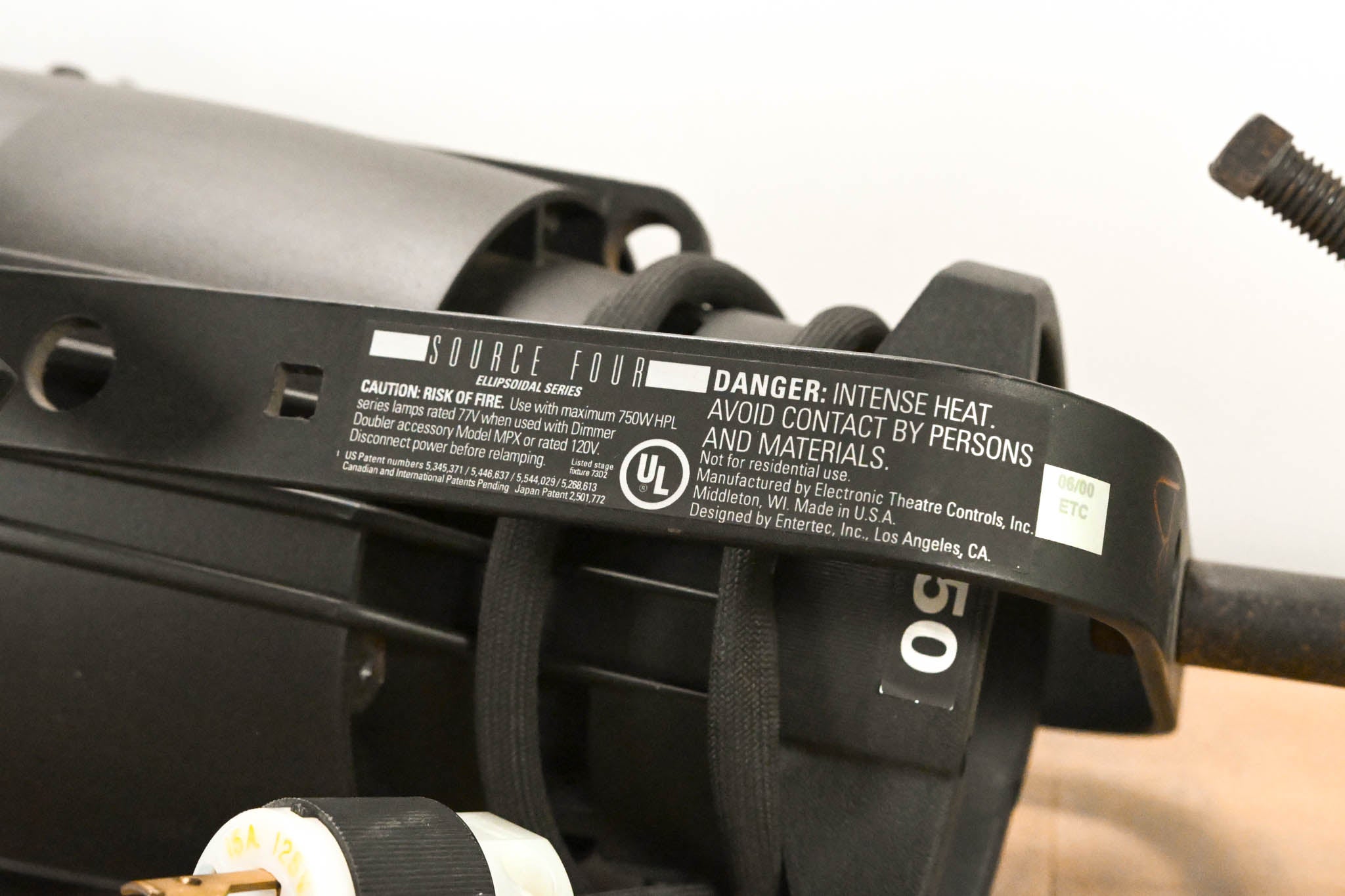 ETC Source Four Zoom 25-50 Degree 750 Ellipsoidal Light