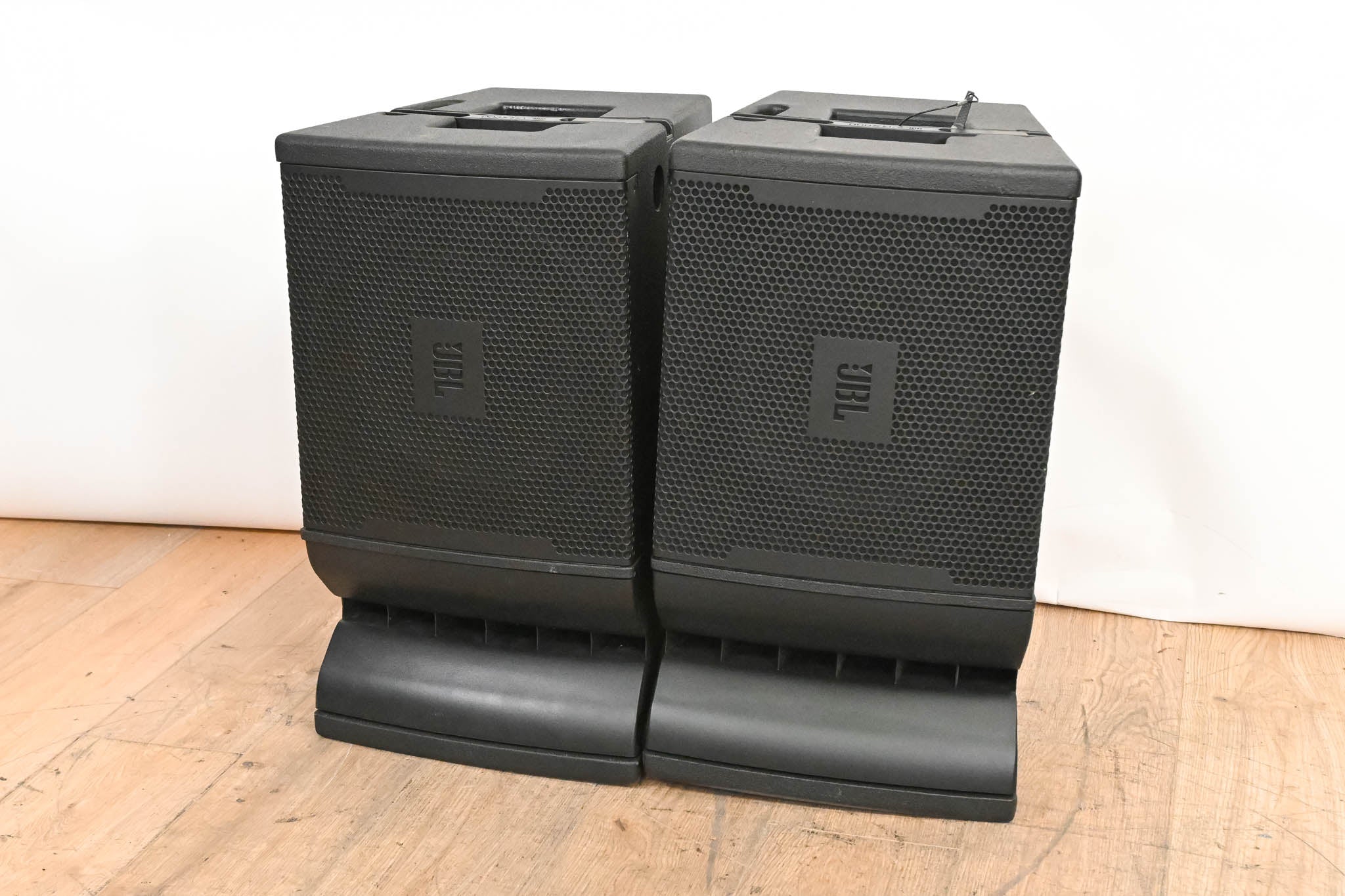 JBL VRX932LA 3200W 12-inch Line Array Speaker (PAIR)