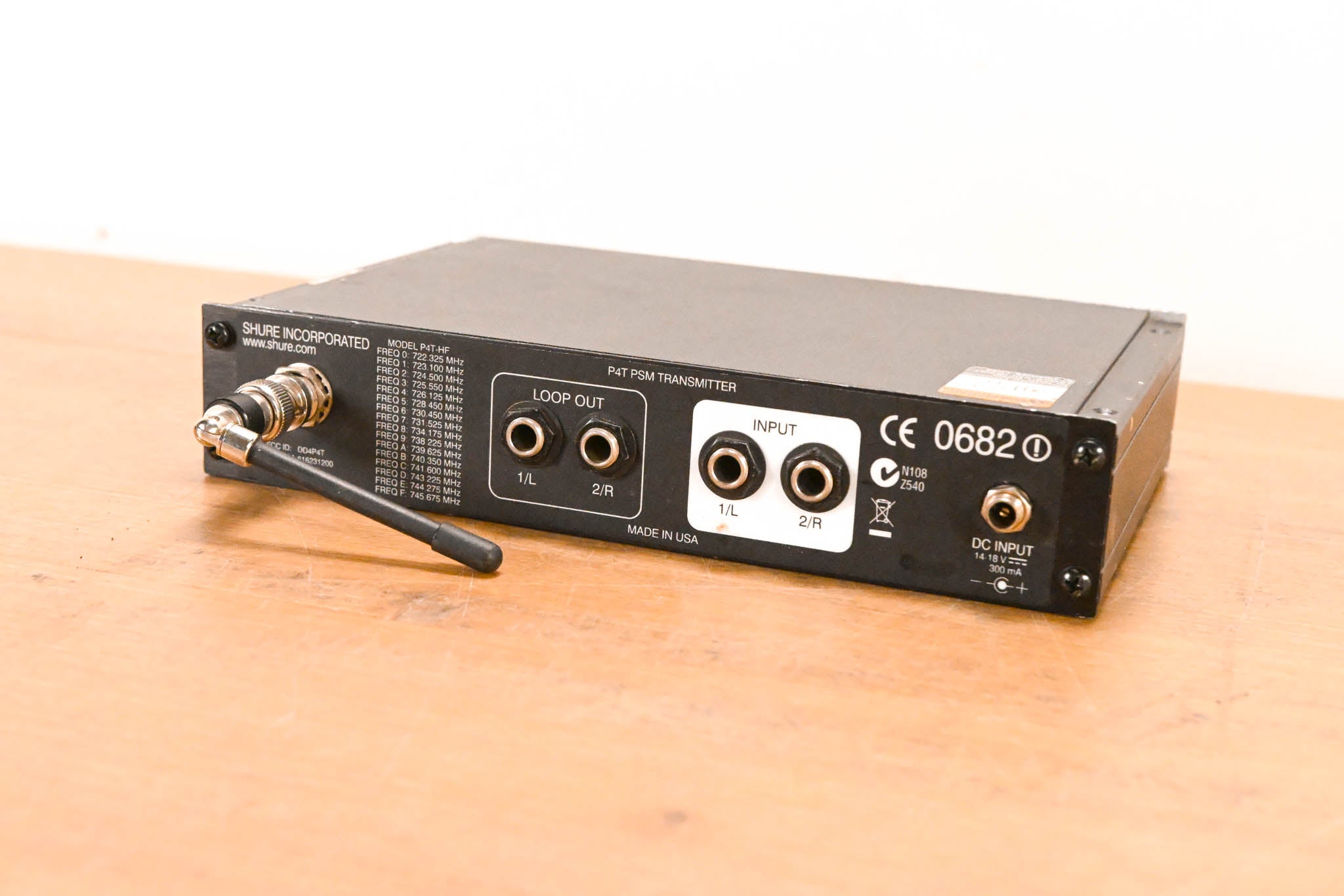 Shure PSM 400 In-Ear Monitoring System - 722-746 MHz (NO POWER SUPPLY)