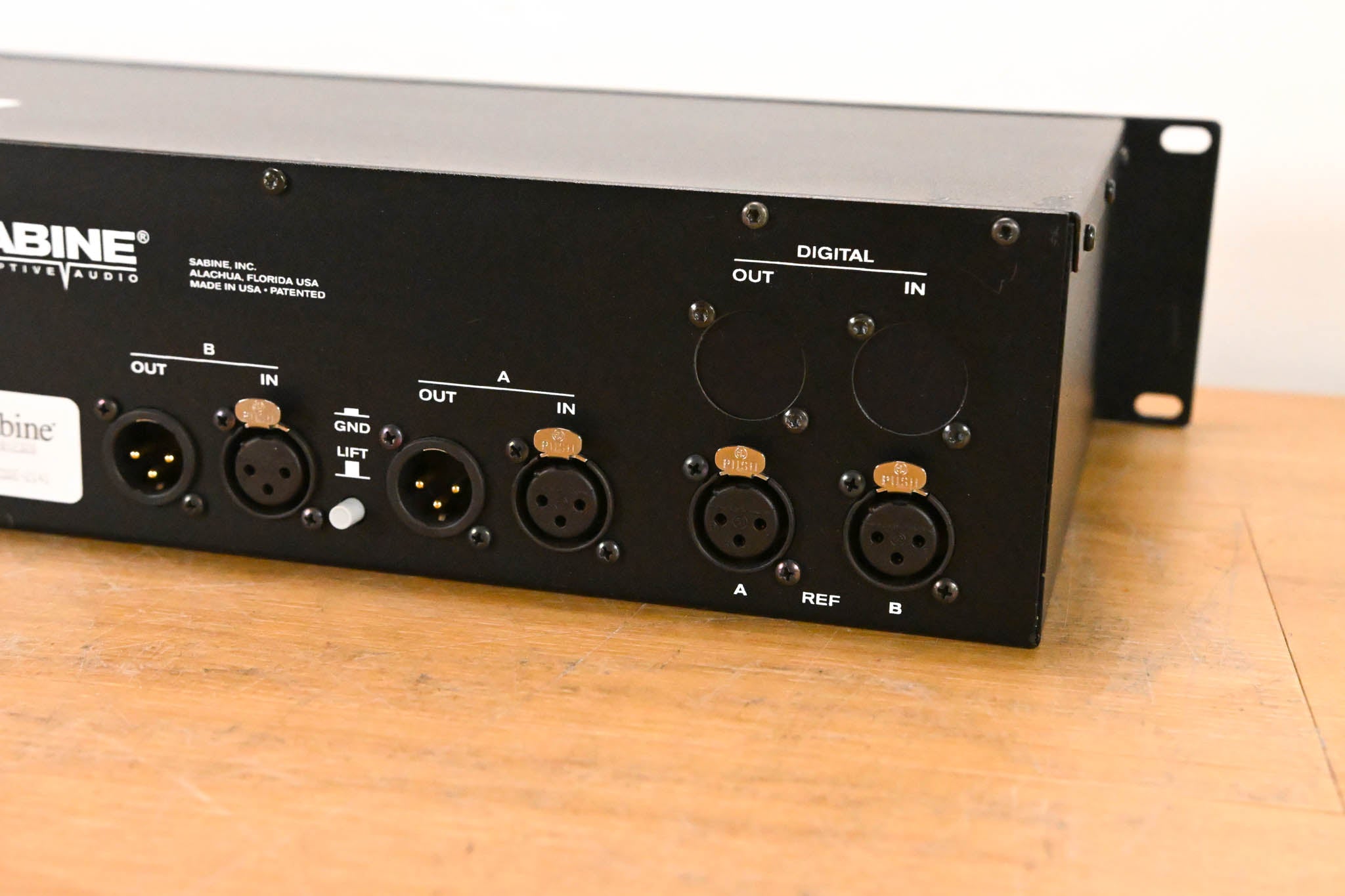 Sabine Real-Q2 Real-Time Adaptive Equalizer