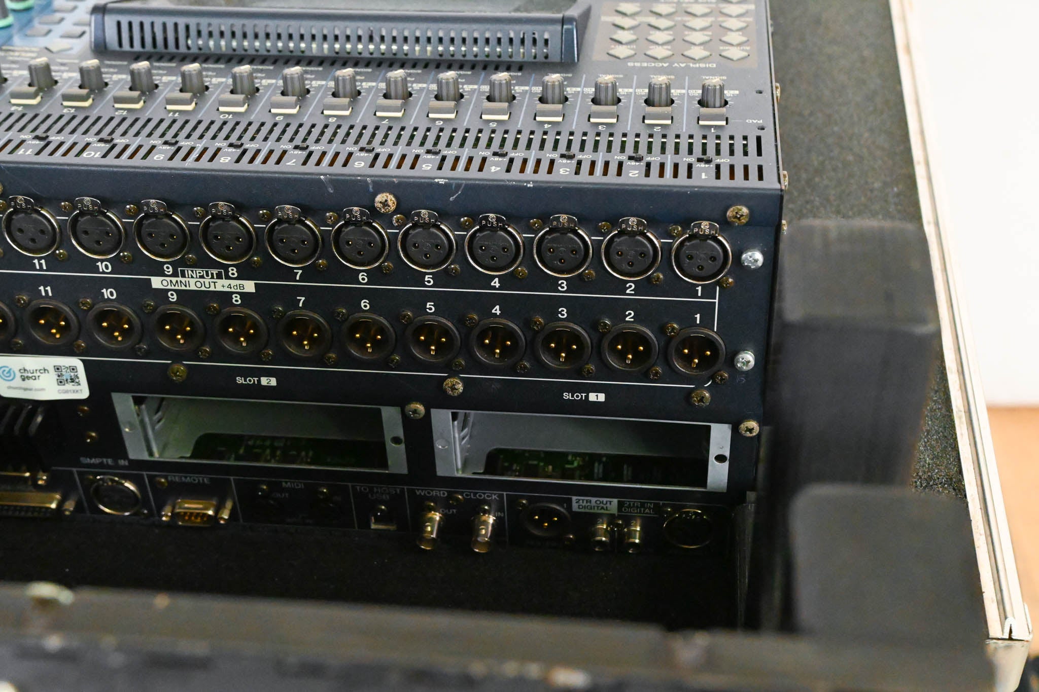 Yamaha DM1000 48-Channel Digital Audio Mixing Console w/ Road Case