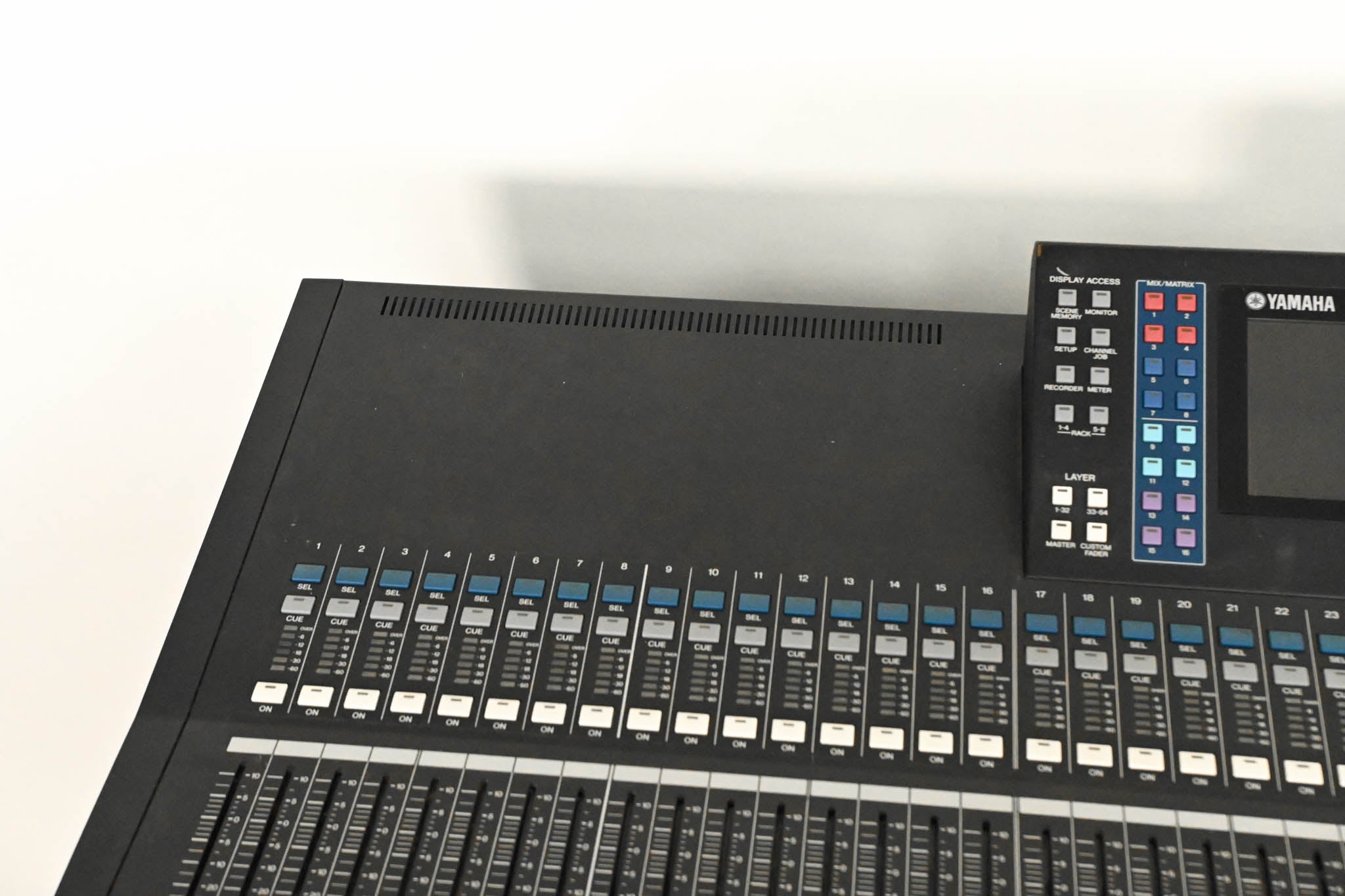 Yamaha LS9-32 32-Input Digital Mixing Console
