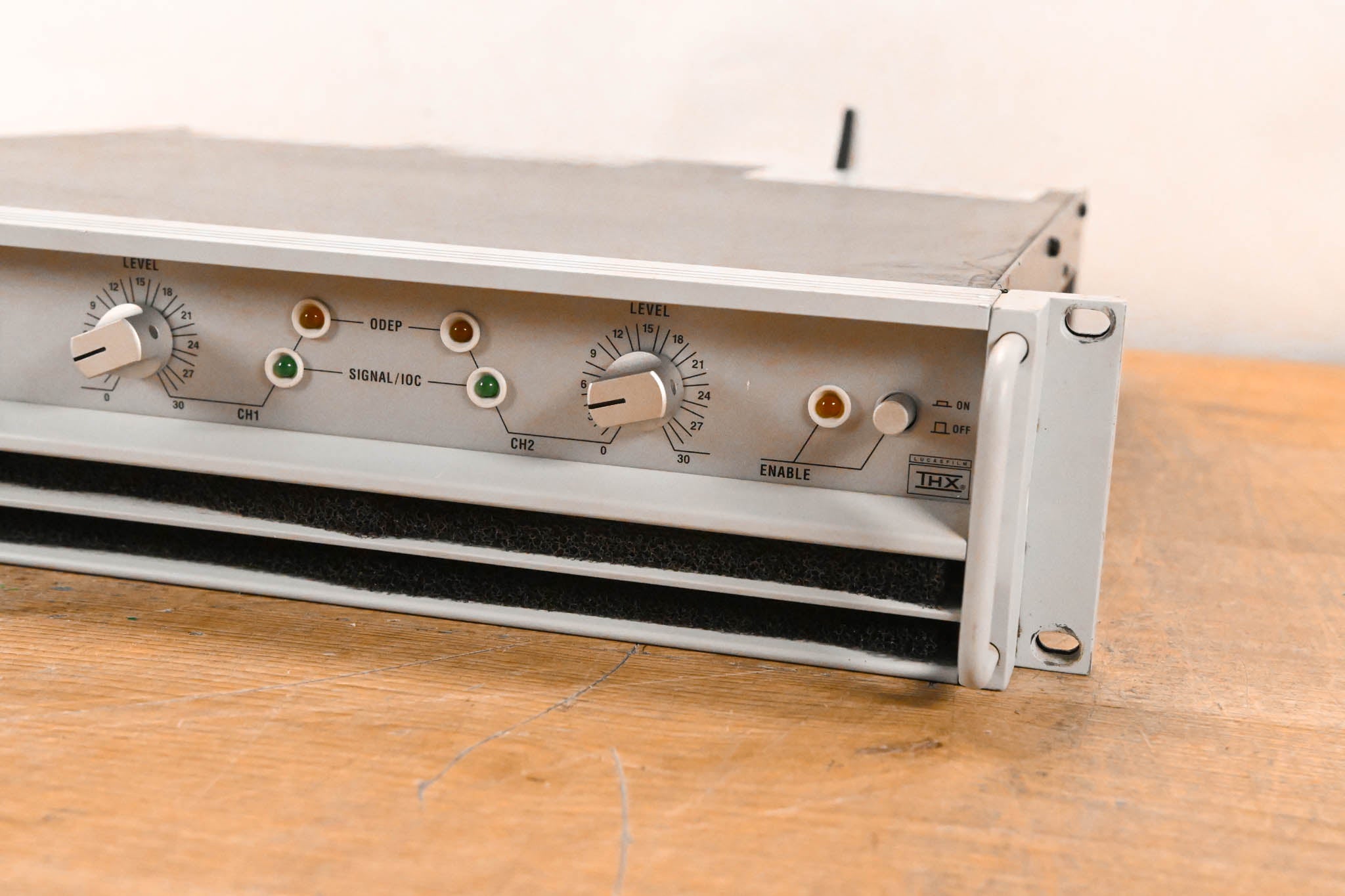 Crown Macro-Tech 2400 2-Channel Power Amplifier