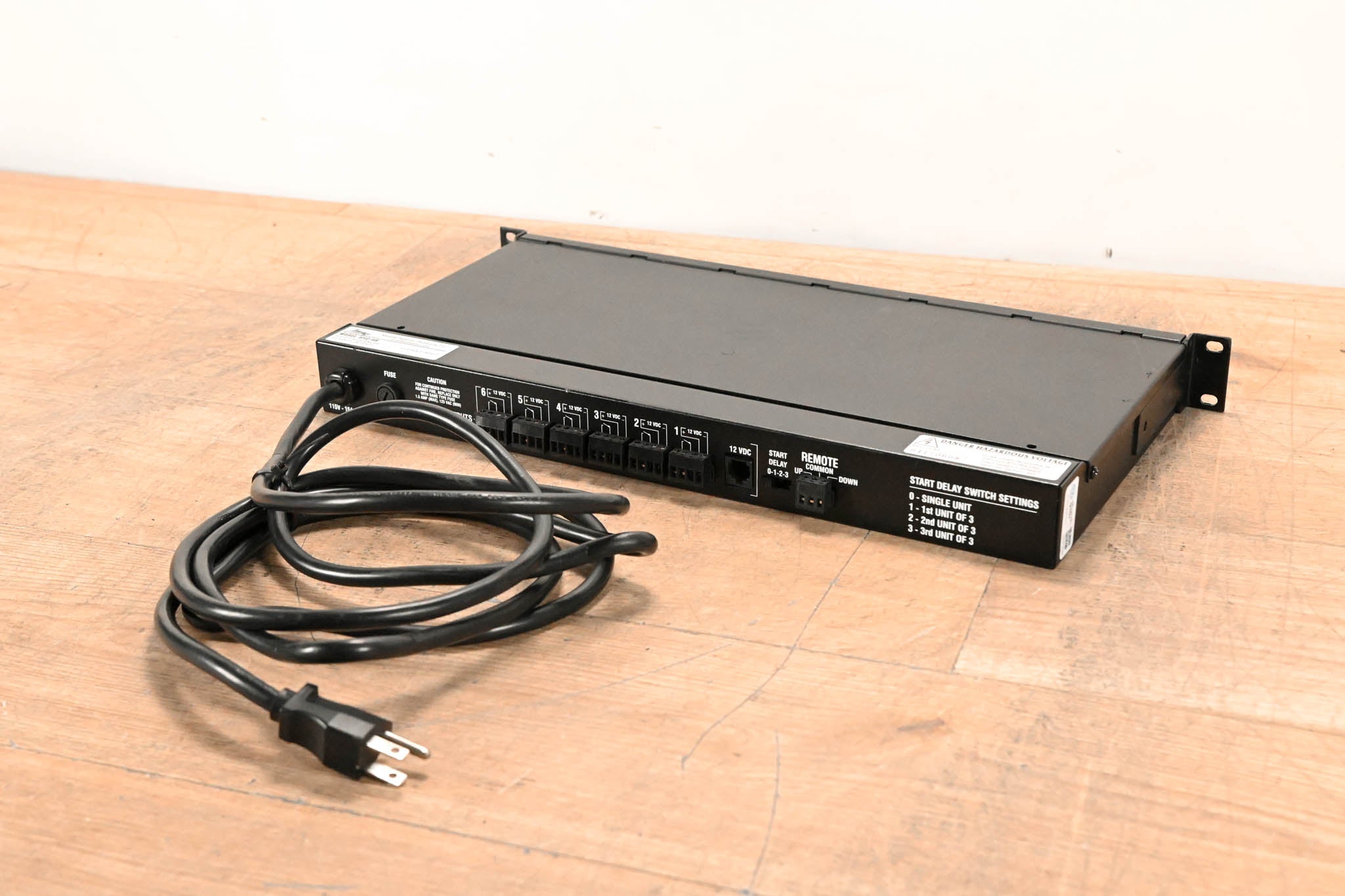 Middle Atlantic USC-6R Power Sequencer Rackmount Power Conditioner