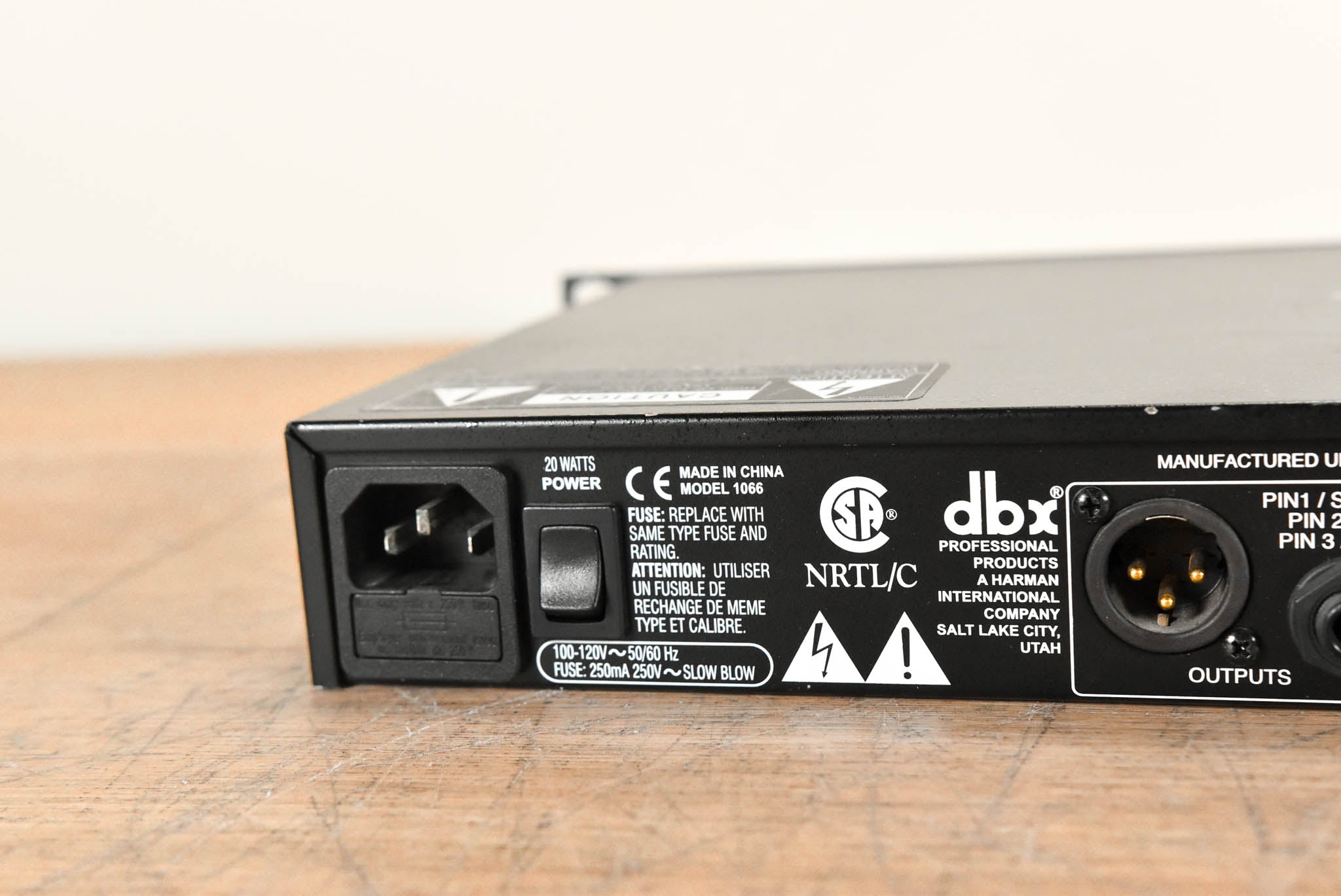 dbx 1066 2-Channel Compressor/Limiter/Gate