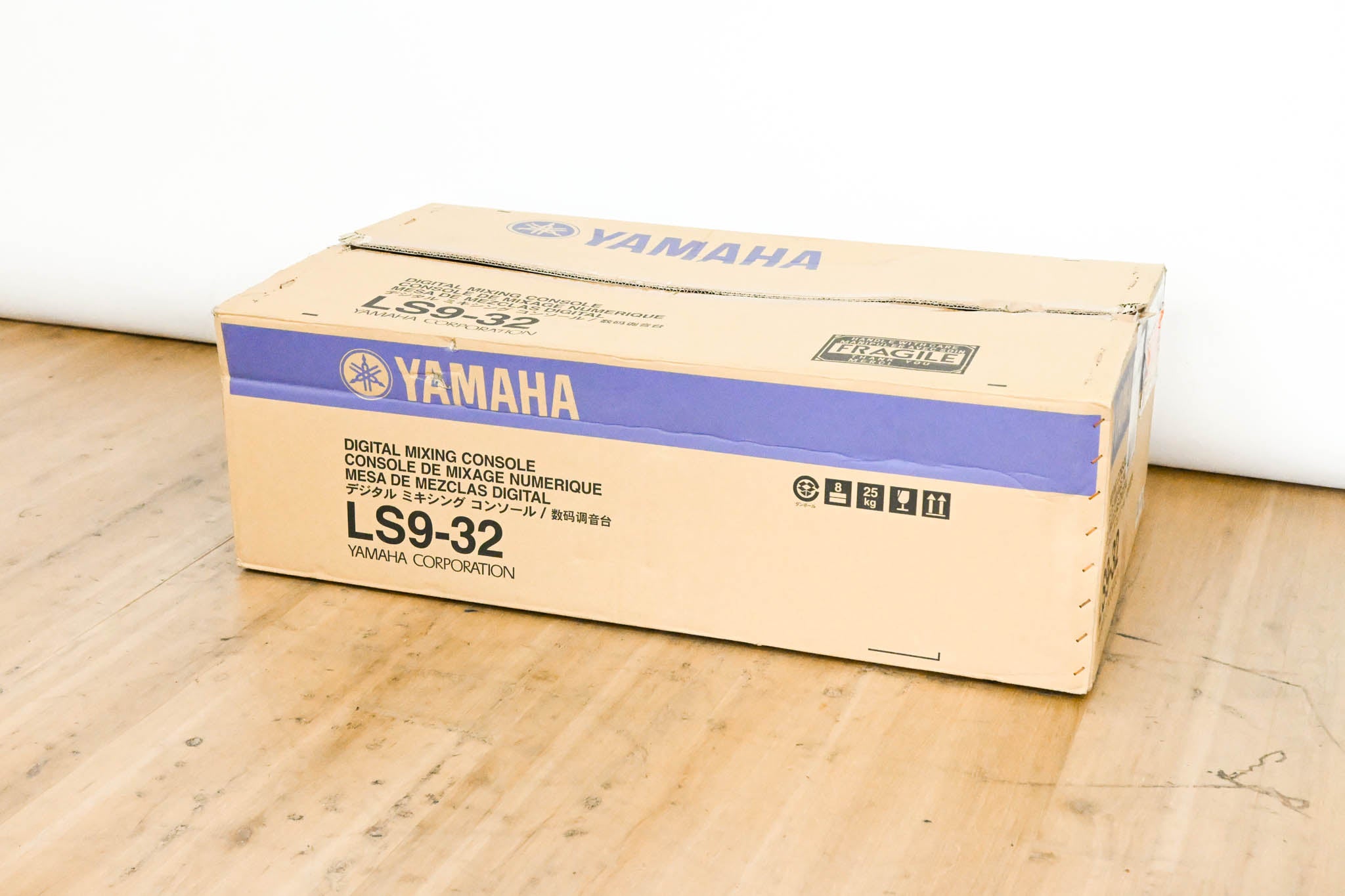 Yamaha LS9-32 32-Input Digital Mixing Console