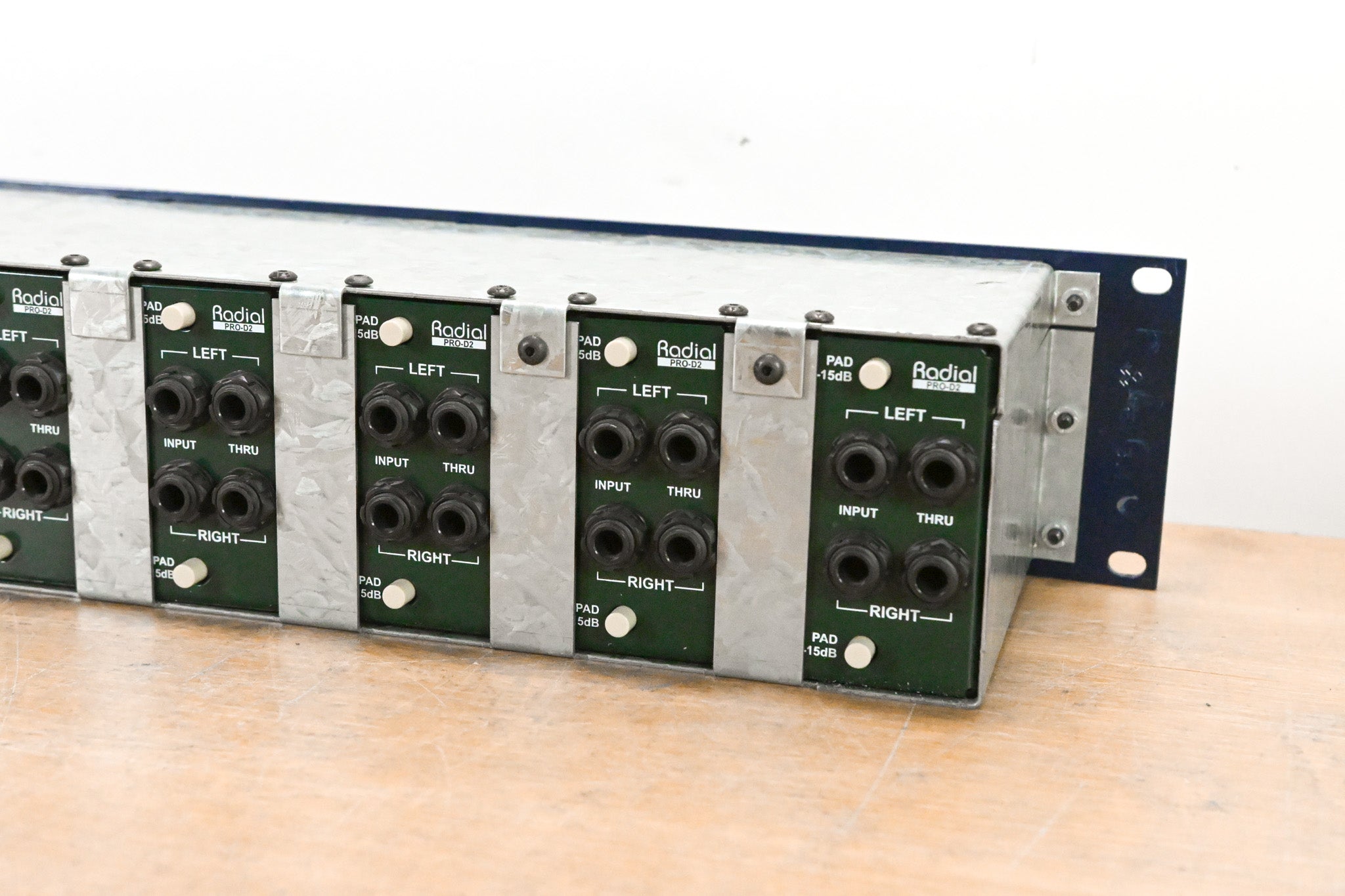Radial Engineering J-Rak 8 8-Space Rack Adaptor with 8 Radial ProD2s