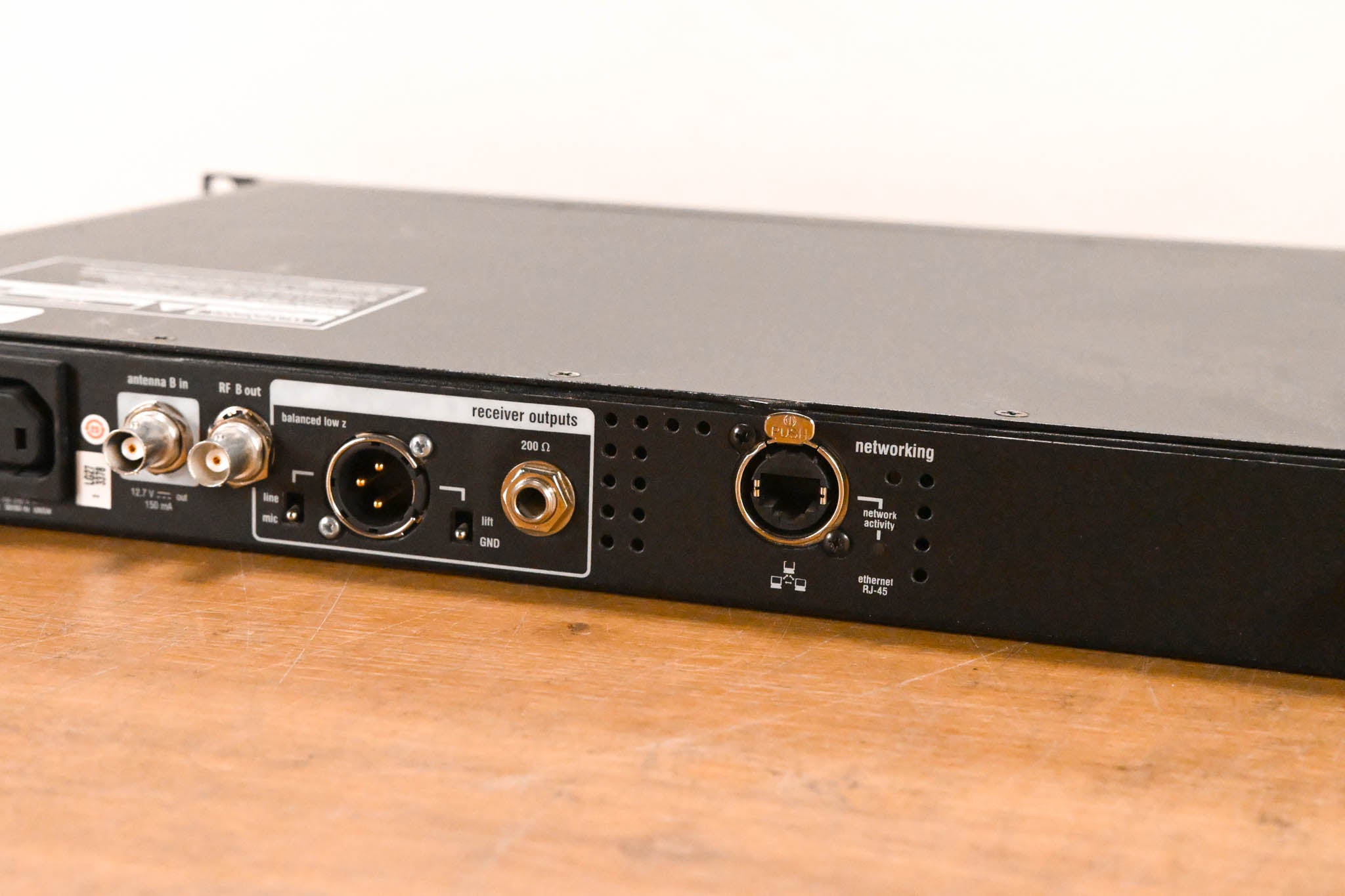 Shure UR4S+ Wireless Receiver with one UR2/SM58 Handheld Mic - G1 Band
