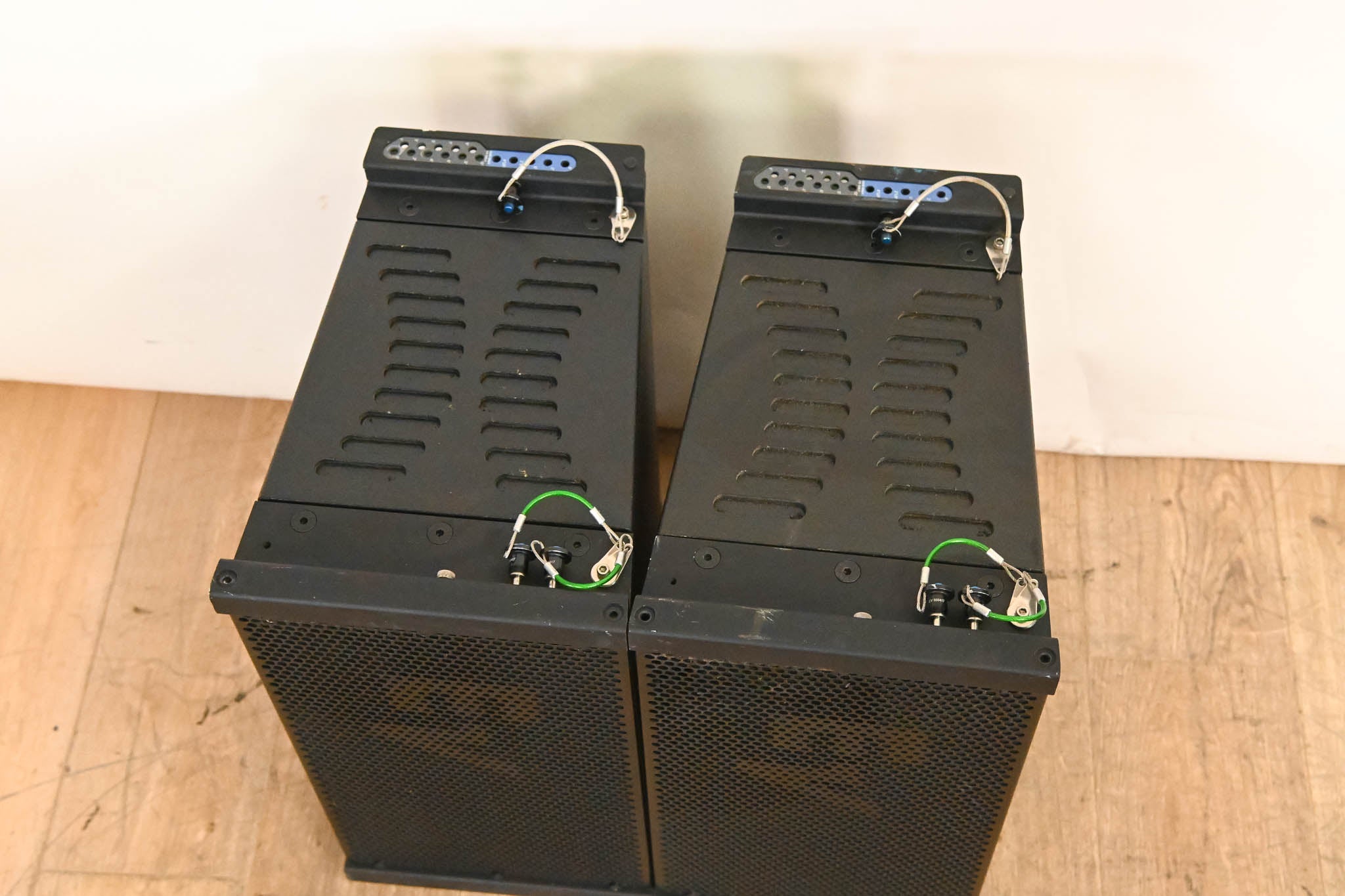 Electro-Voice (EV) XLE181 8" 2-Way Passive Line Array Speaker (PAIR)