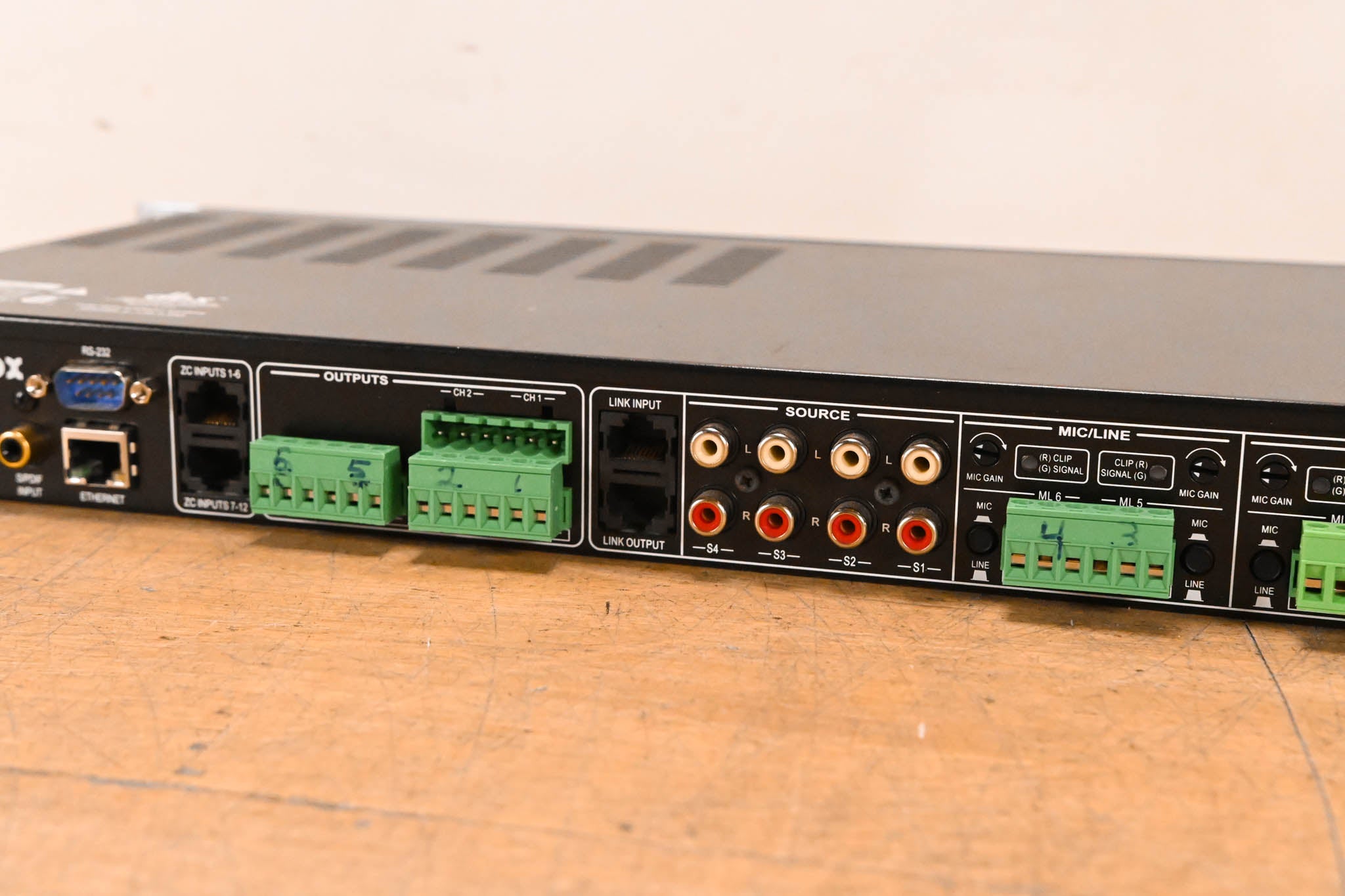 dbx ZonePRO 1260M Digital Zone Processor