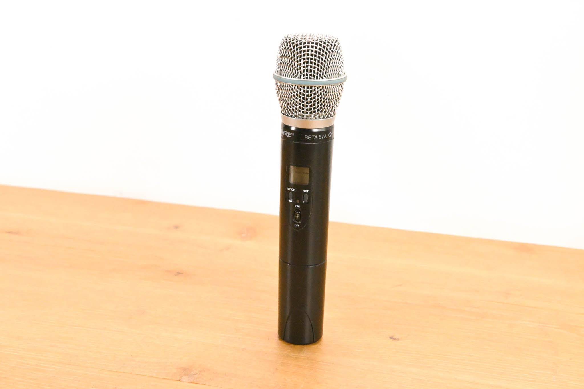 Shure ULXP24/BETA87A Handheld Wireless System - M1 Band NO POWER SUPPLY