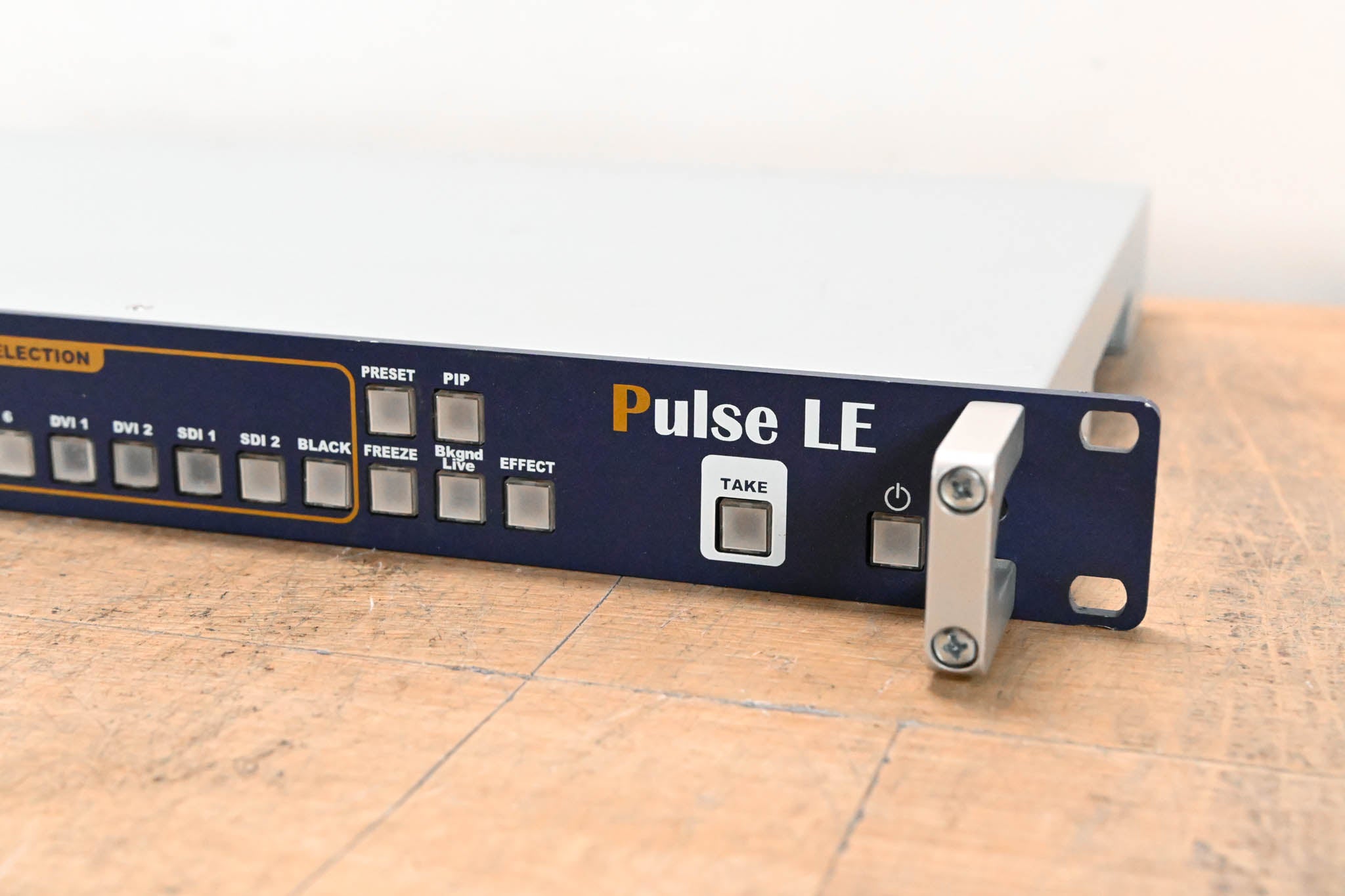 Analog Way Pulse LE PLS200 Dual Scaler Mixer Switcher