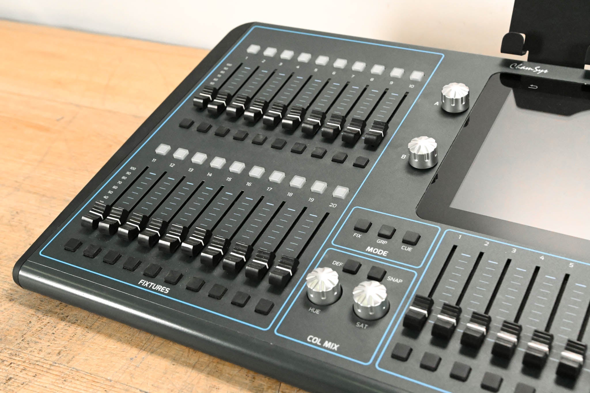 ChamSys QuickQ 20 Compact 2-Universe Lighting Control Console (NO PSU)