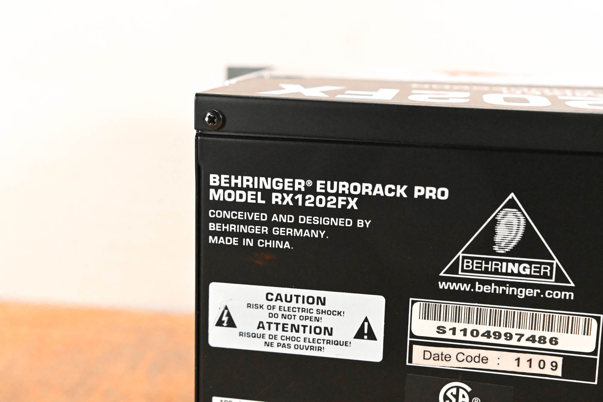 Behringer EURORACK PRO RX1202FX 12-Input Mic/Line Rack Mixer
