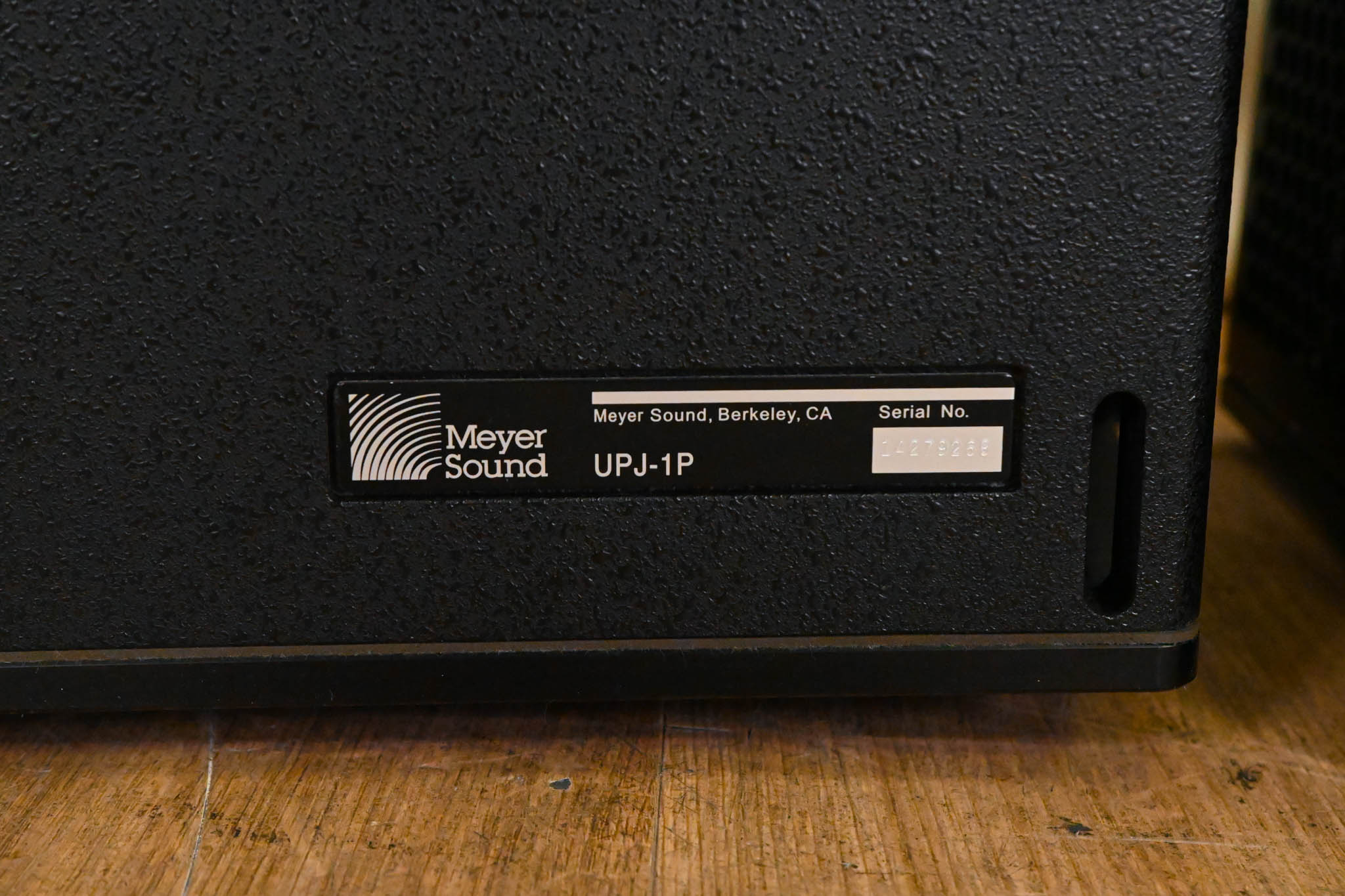 Meyer Sound UPJ-1P Compact VariO Loudspeaker (PAIR)