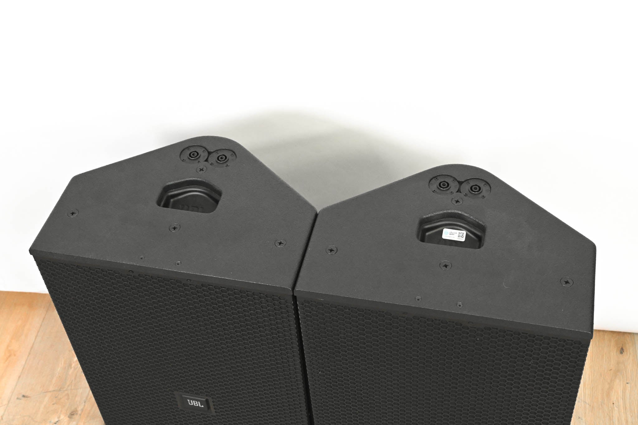 JBL VTX F15 15-inch Bi-Amplified 2-Way Loudspeaker Pair with Road Case