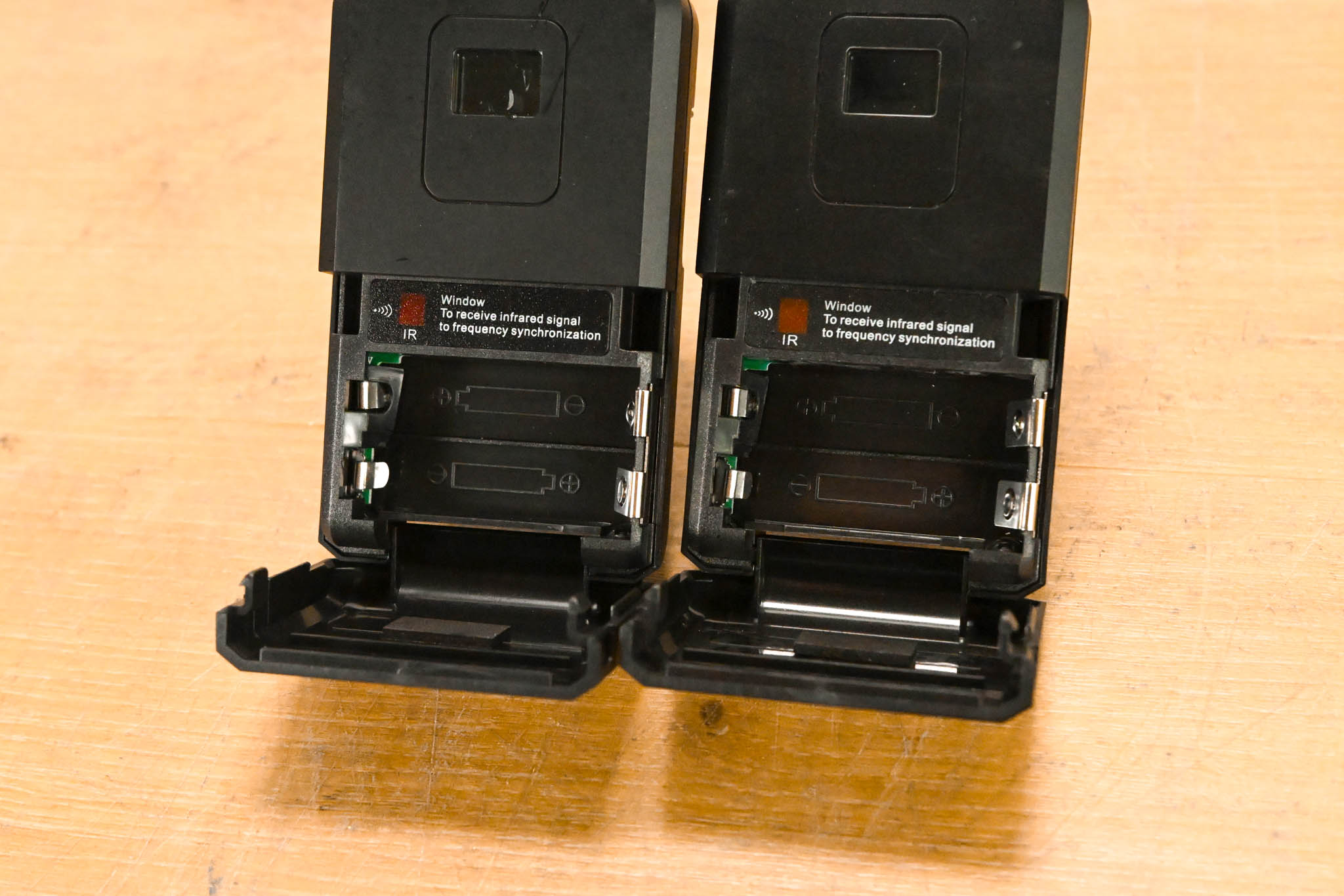 Phenyx Pro PTU-7000 Wireless System w/ 2x PWH7 Mics & 2x PWB7 Bodypacks