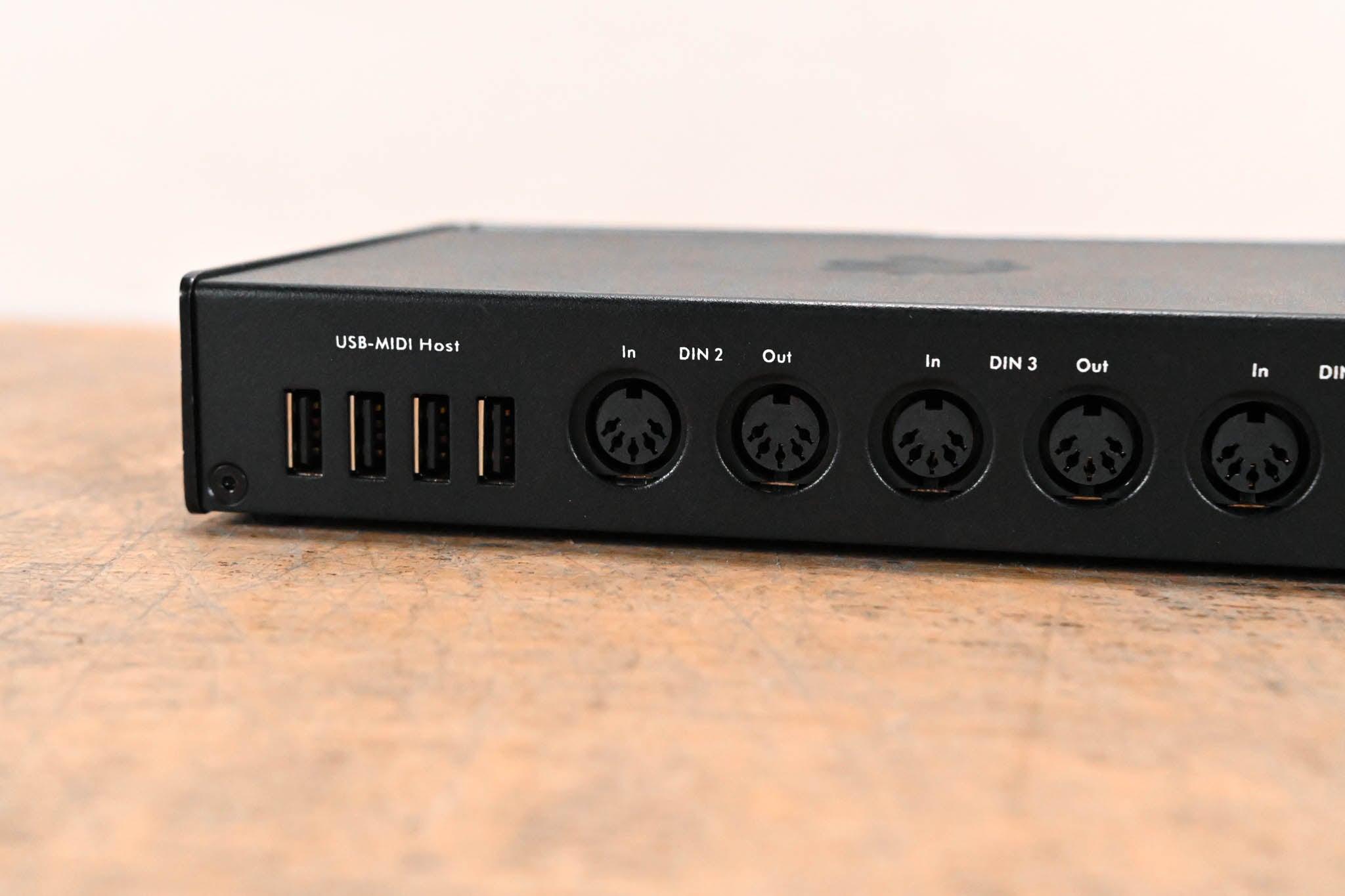 iConnectivity mioXM 4x4 USB/Networkable MIDI Interface (NO POWER SUPPLY)