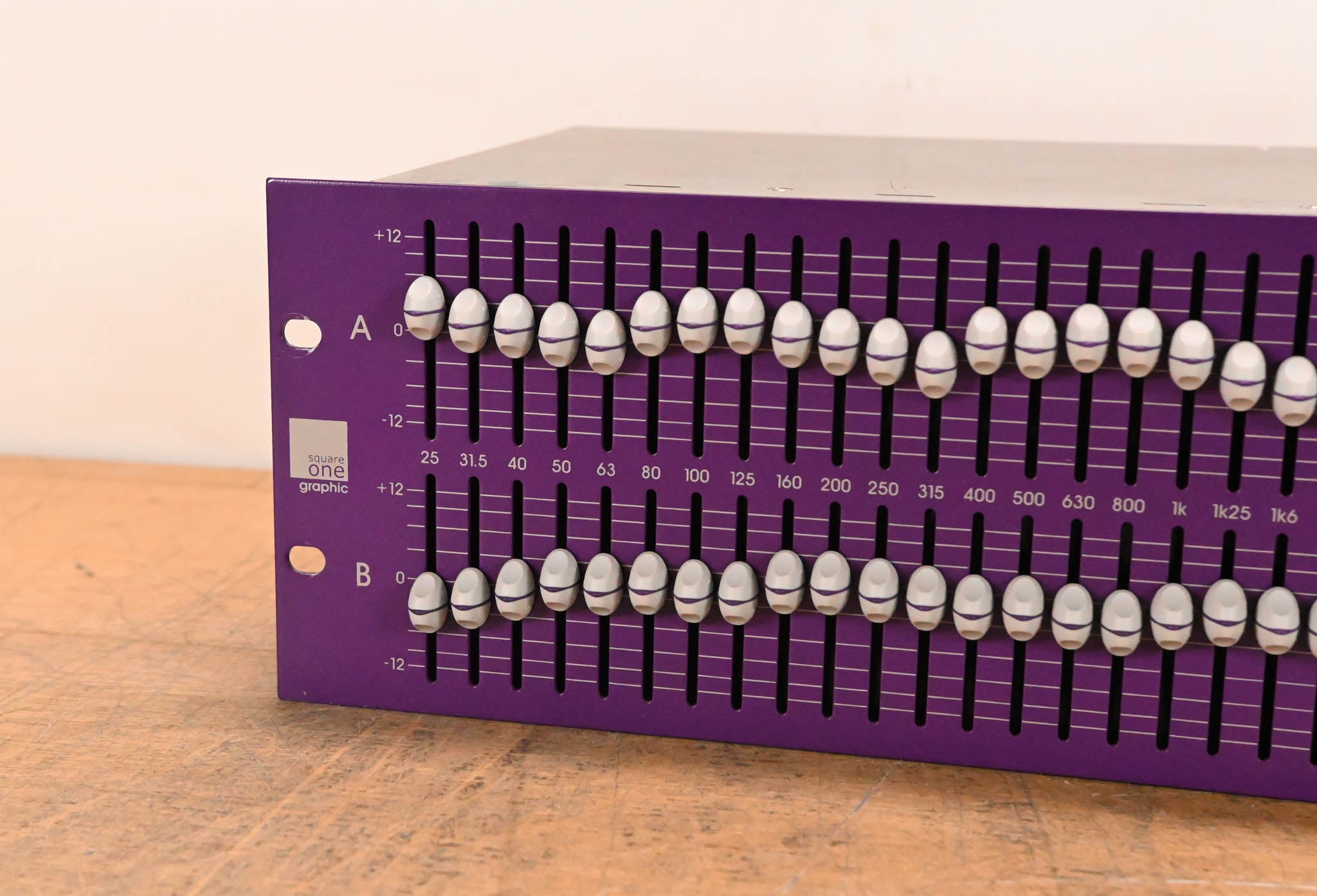 Klark Teknik SQ1G Square ONE Graphic 2-Channel 30-Band Graphic Equalizer