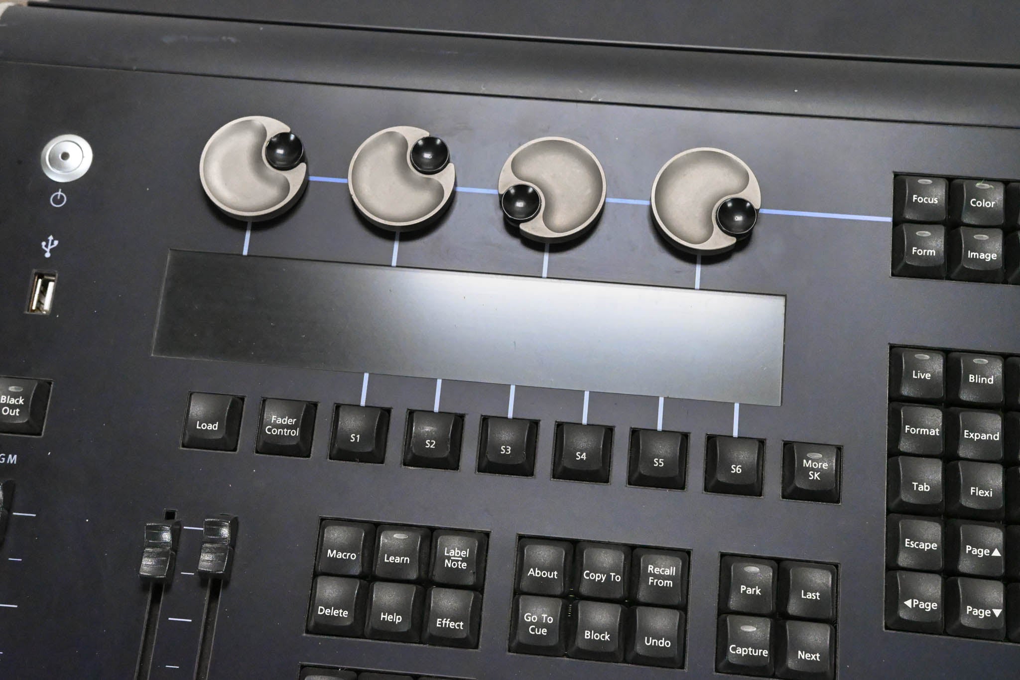 ETC ION 1000 Lighting Console
