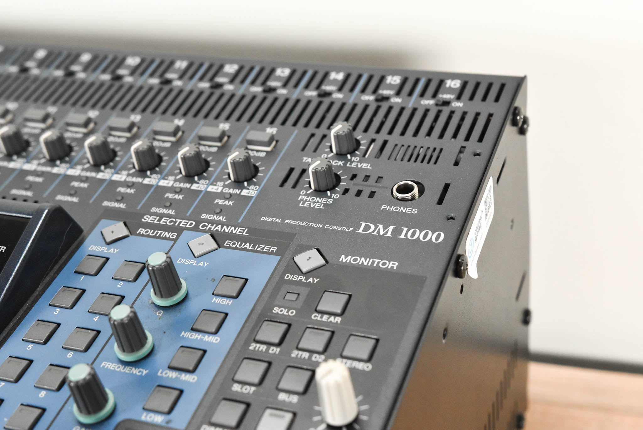 Yamaha DM1000 48-Channel Digital Audio Mixing Console