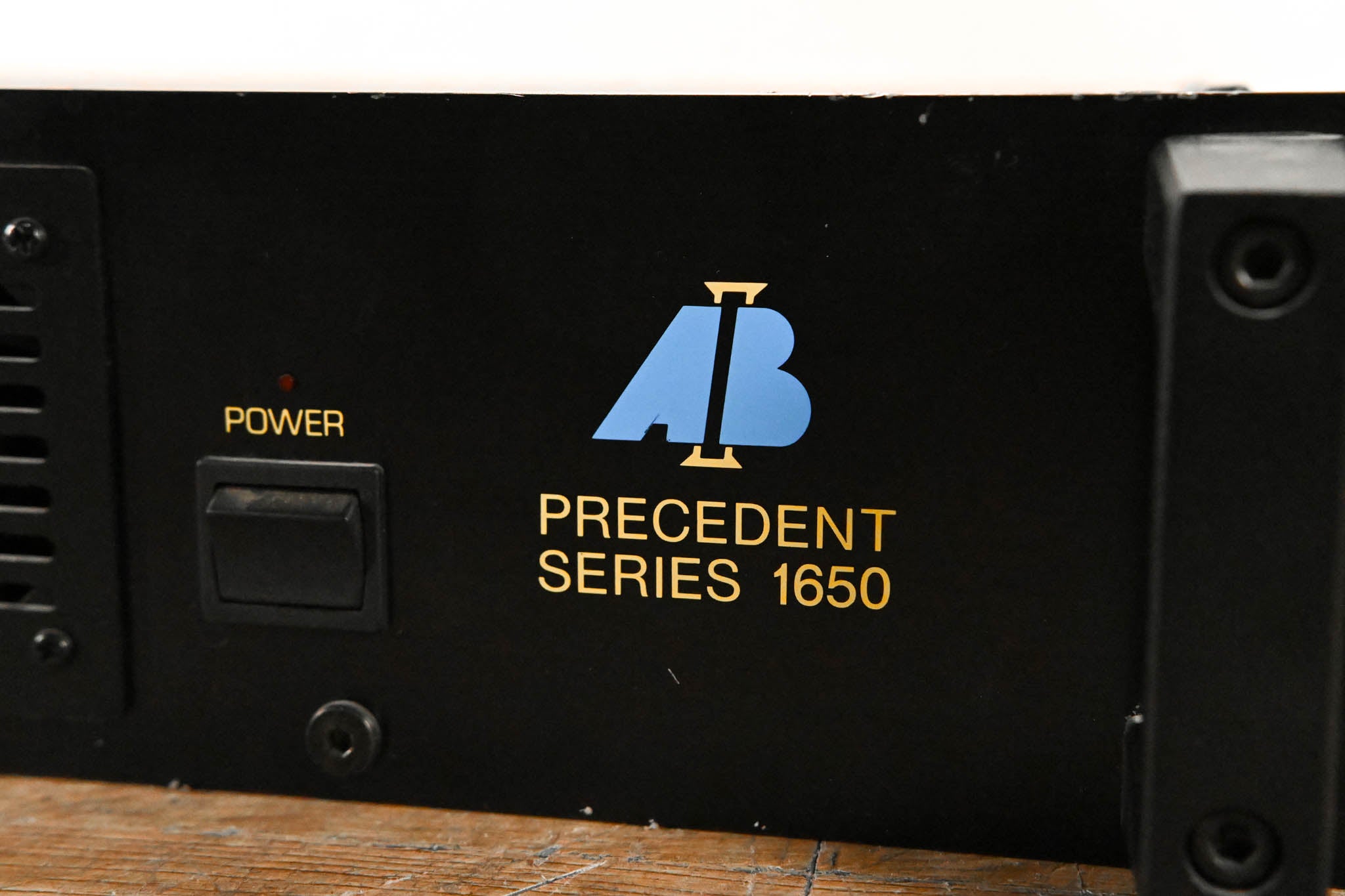 AB International 1650 2-Channel Power Amplifier