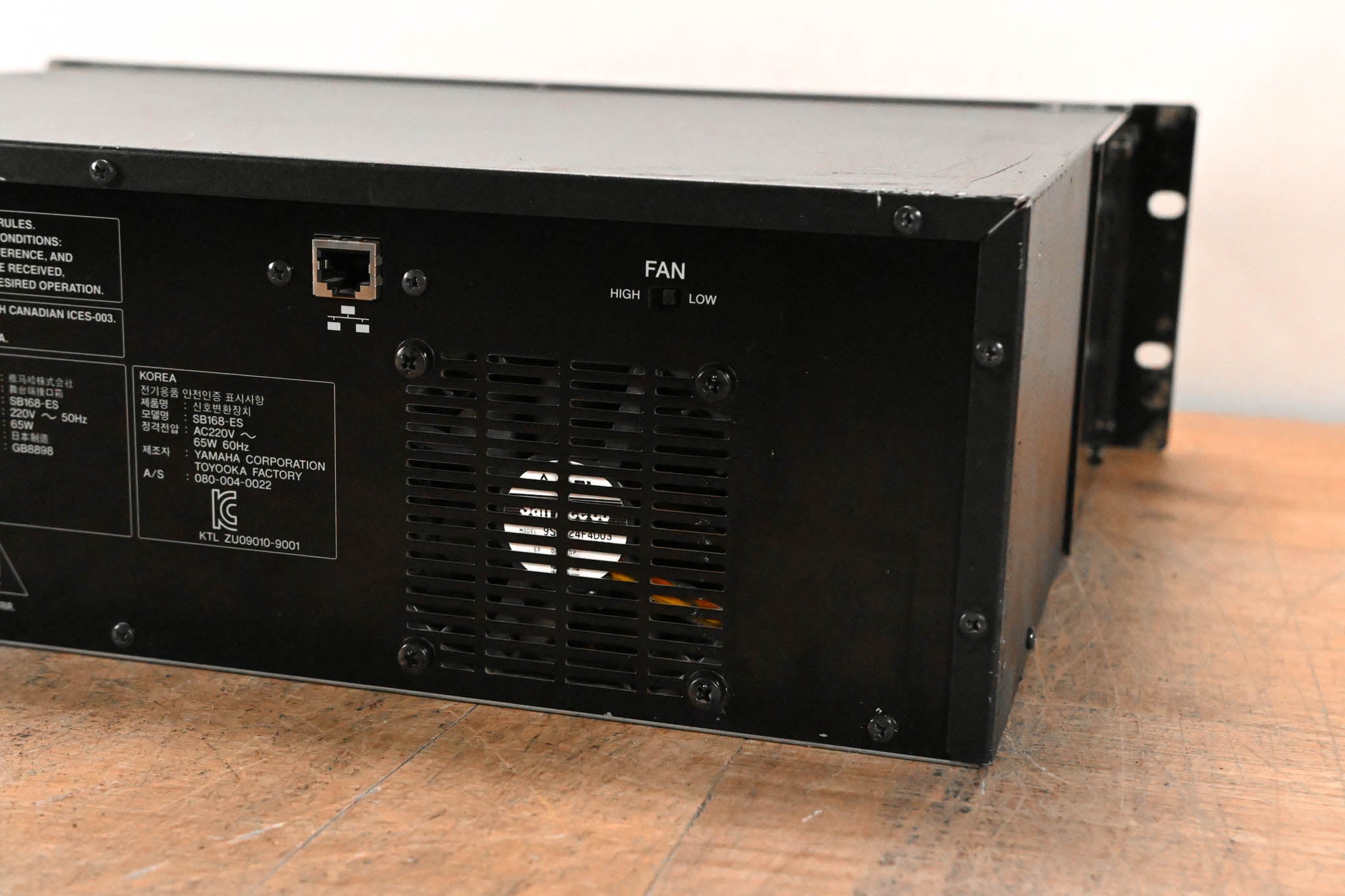 Yamaha SB168-ES 16-Channel EtherSound Stage Box