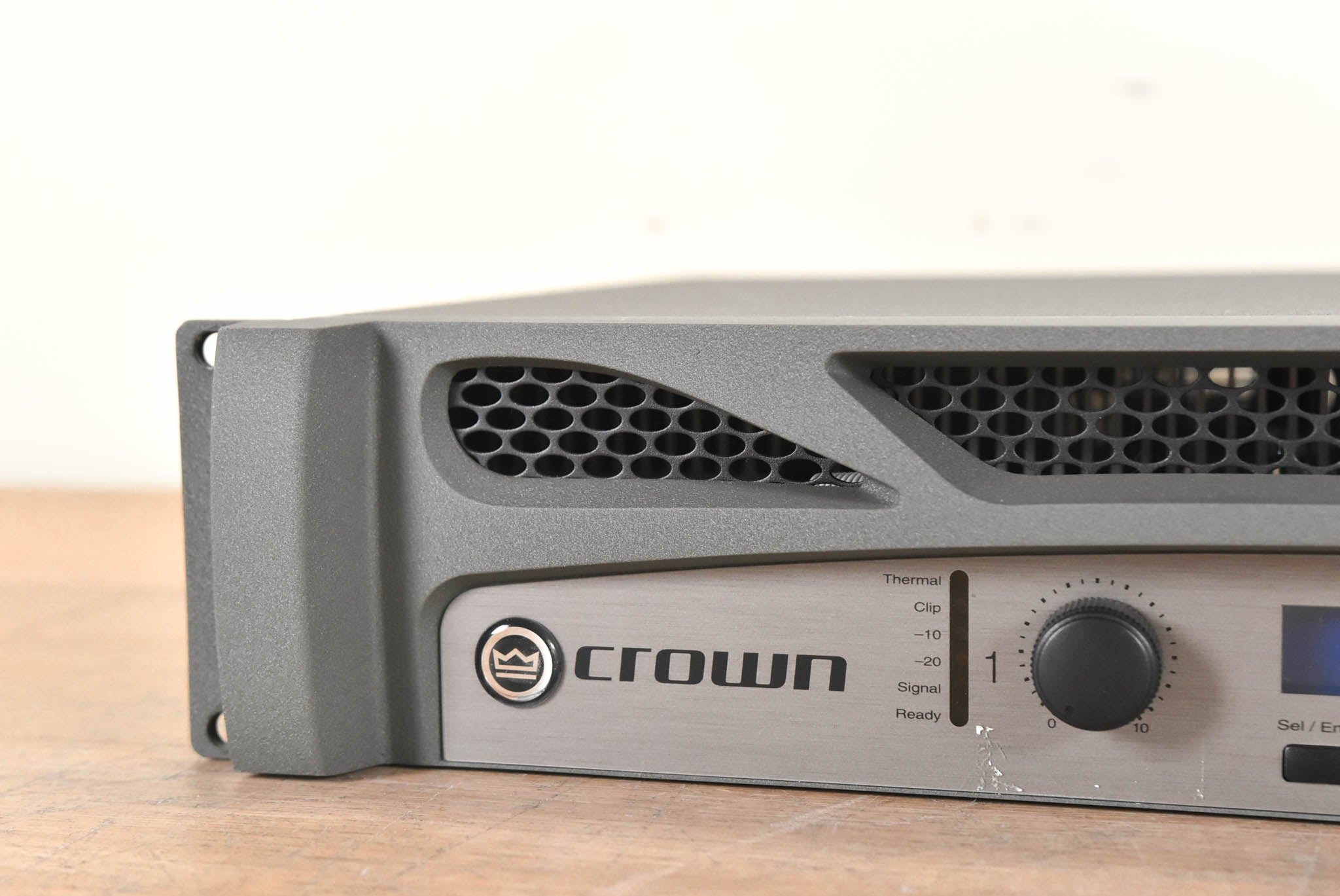 Crown XTi 2002 2-Channel Power Amplfier