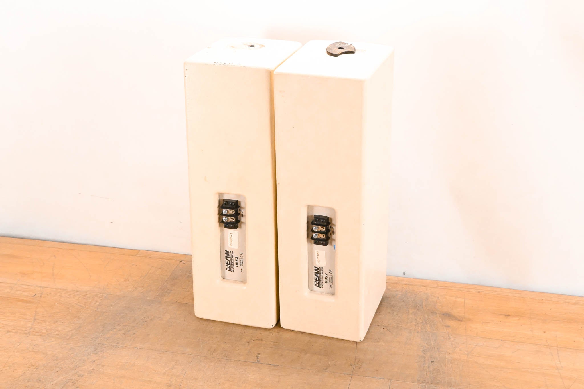 EAW UB52 Two-Way Full-Range Loudspeaker - White (PAIR)