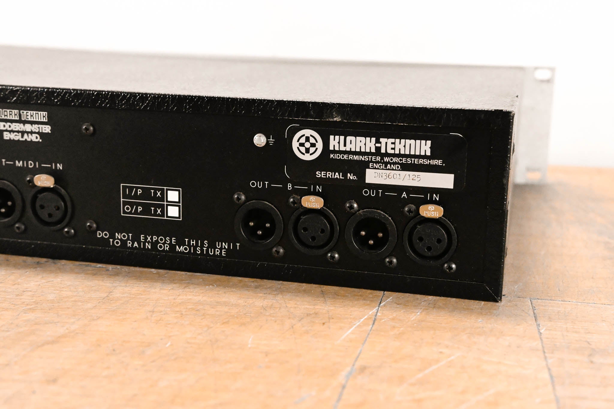Klark Teknik DN3601 Programmable Slave Graphic Equalizer
