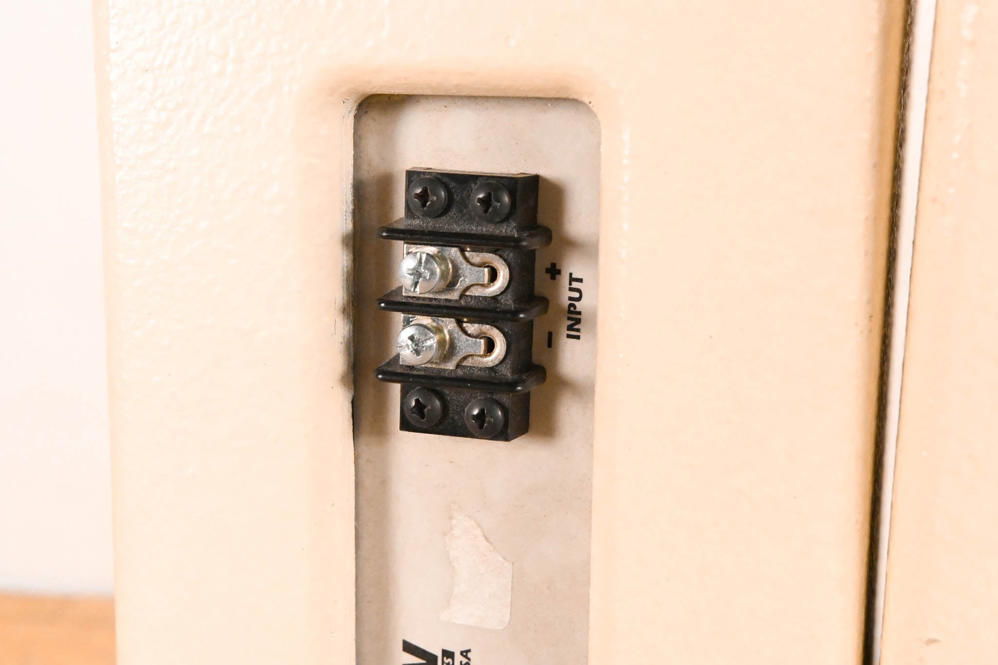 EAW UB52 Two-Way Full-Range Loudspeaker - White (PAIR)