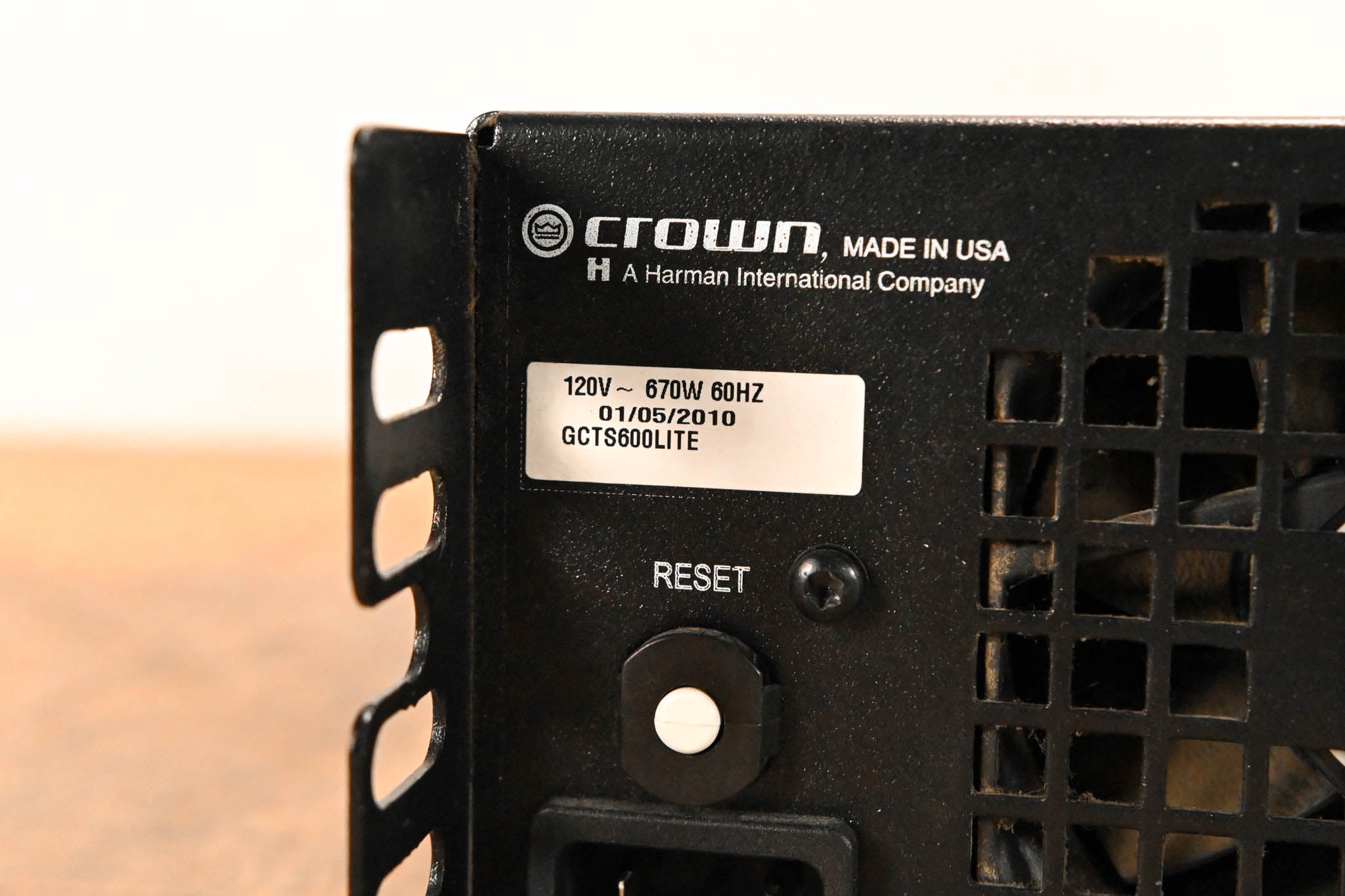 Crown CTs 600 Two-Channel 300W Power Amplifier