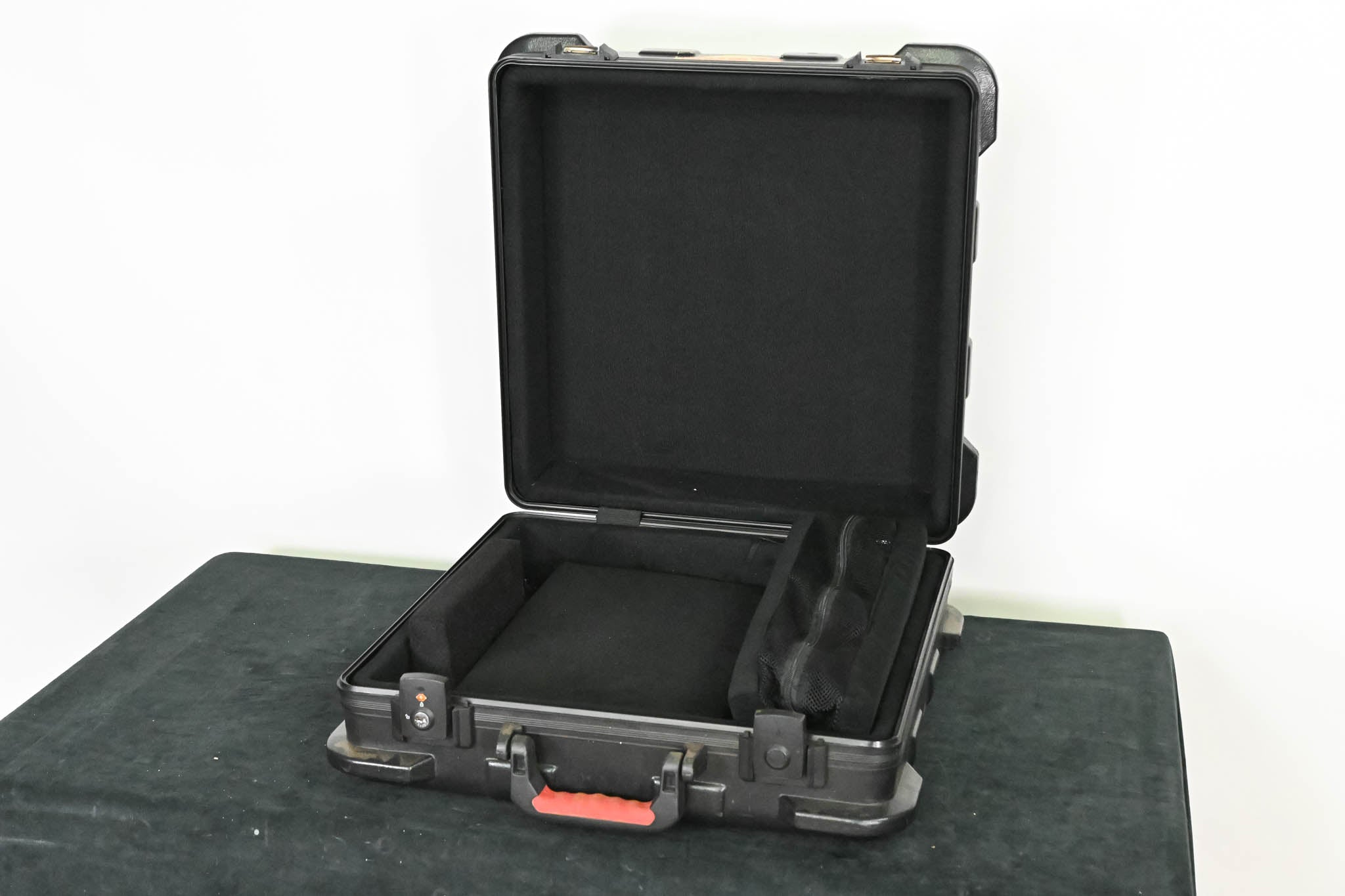 Gator Cases GTSA-AVPROJECT TSA Projector Case - 18" x 18" x 6″