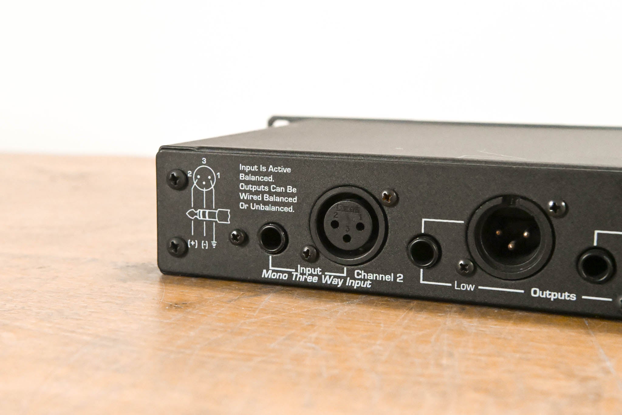 Ashly XR-1001 Stereo 2-Way, Mono 3-Way Crossover