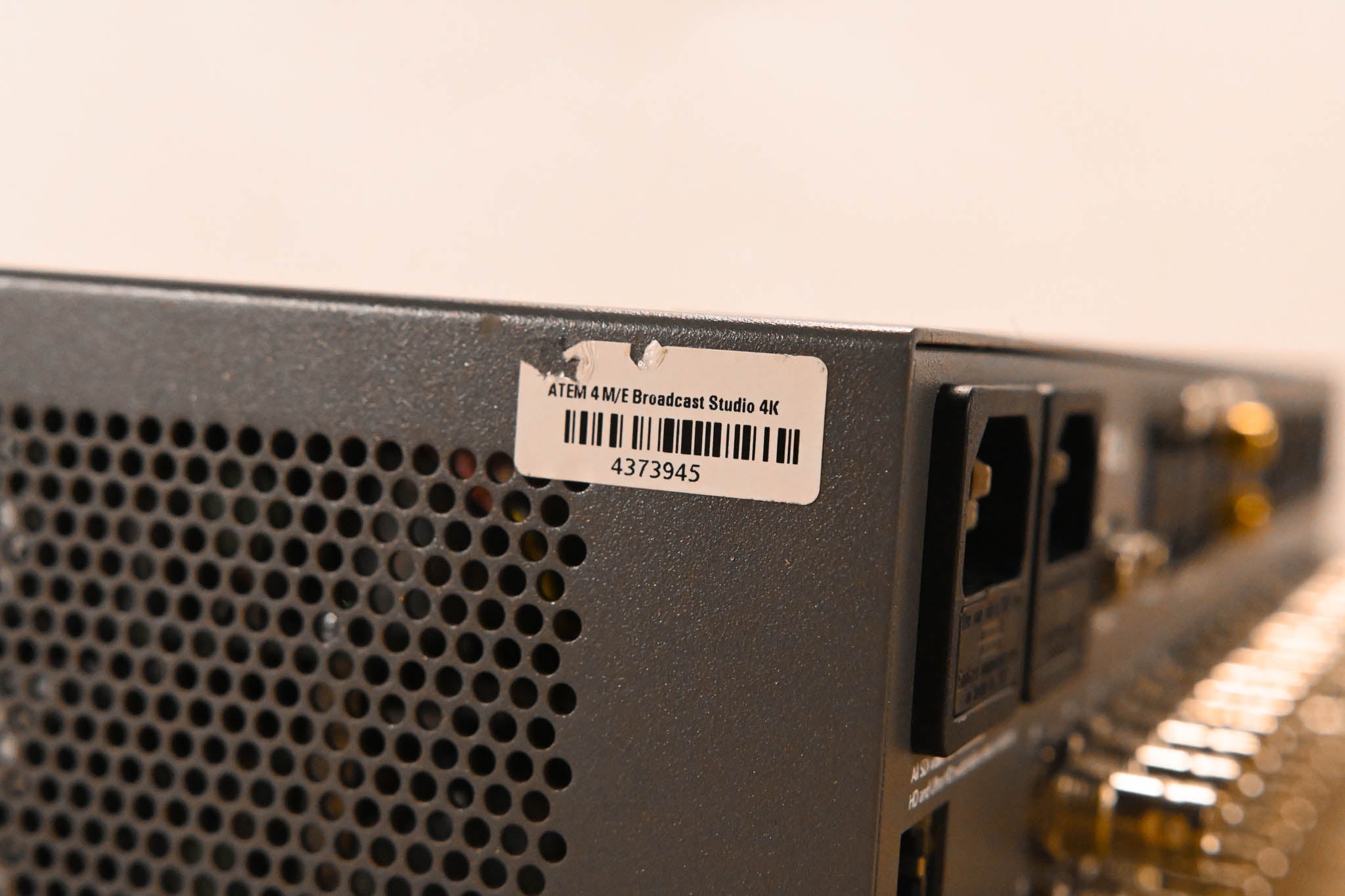 Blackmagic Design ATEM 4 M/E Broadcast Studio 4K