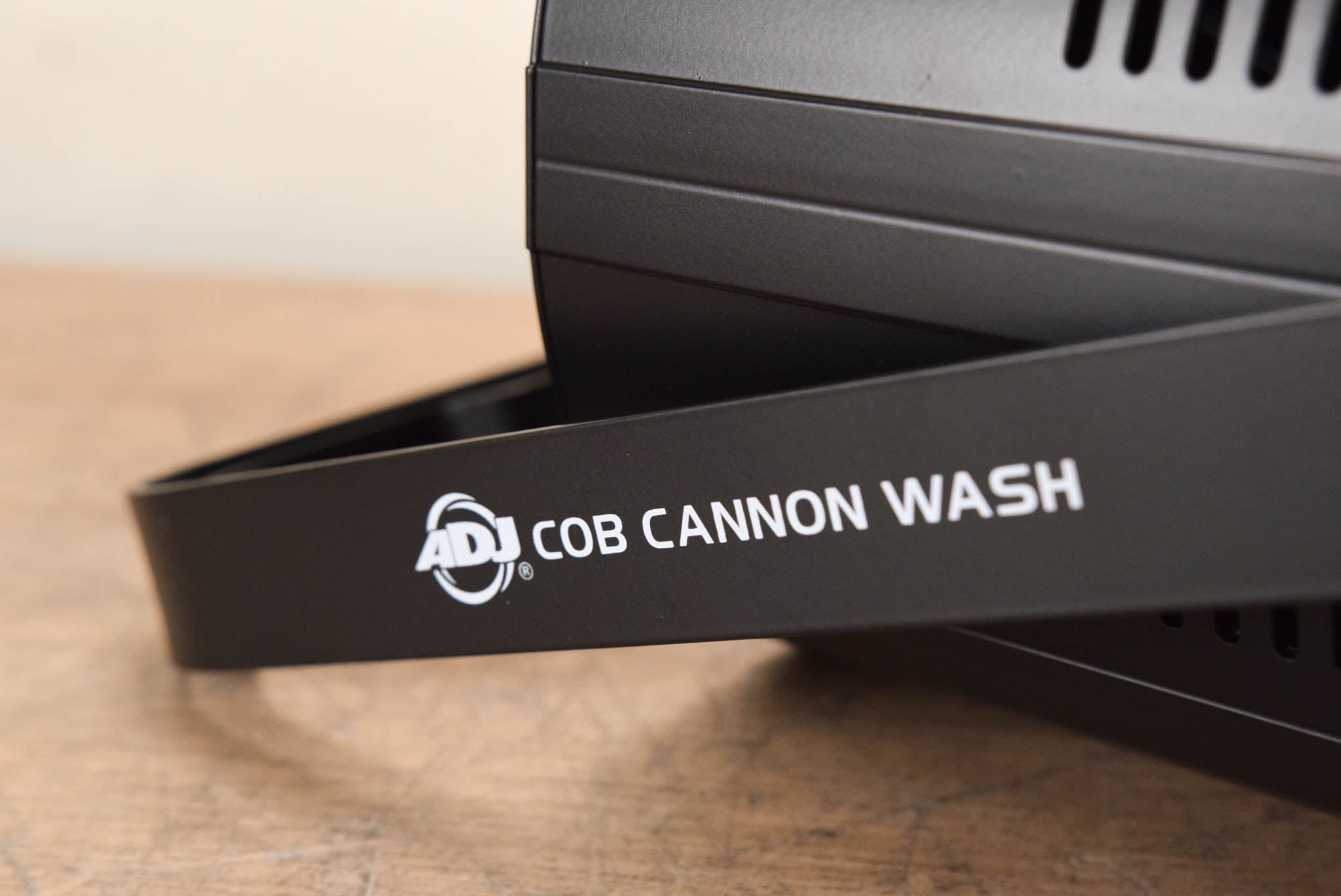 American DJ COB Cannon Wash 150W RGBA LED Par Can