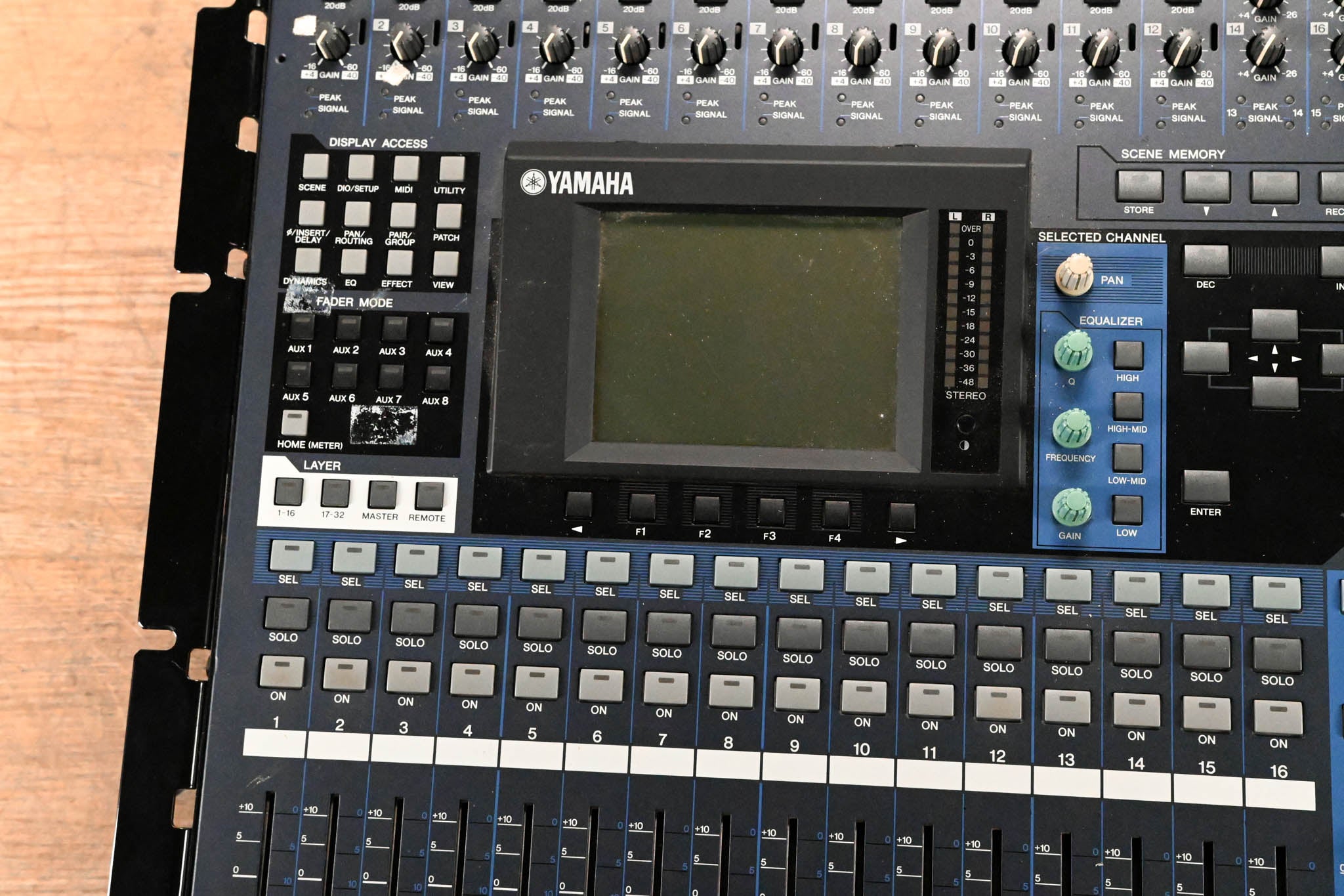 Yamaha 01V96 24-Bit/96k Digital Recording Mixer