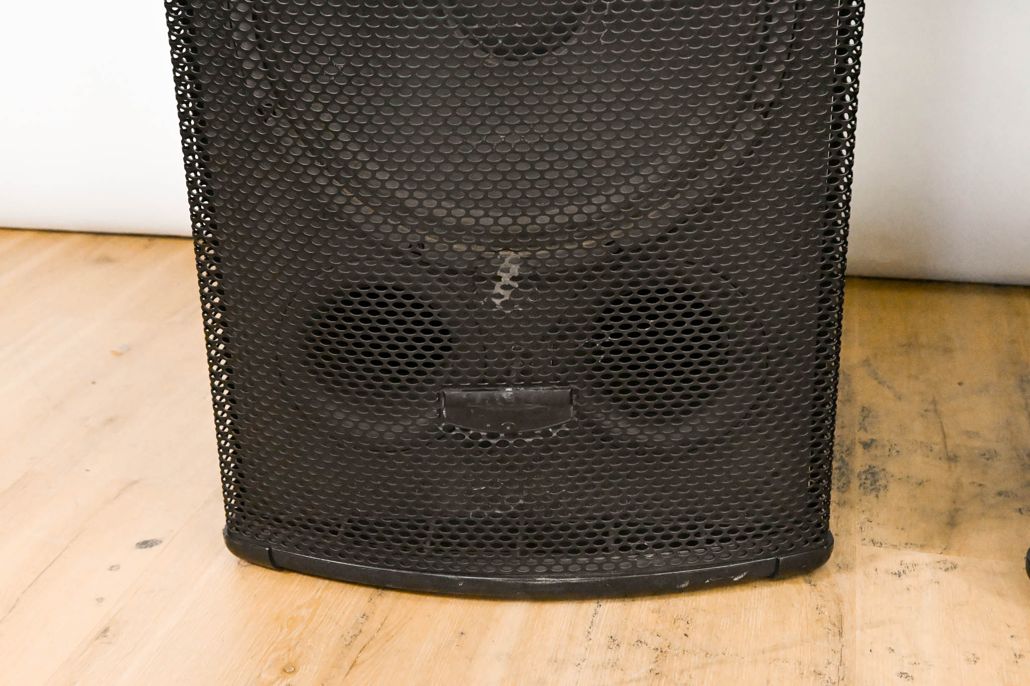 Mackie SR1530 Active 3-Way Sound Reinforcement Speaker (PAIR)