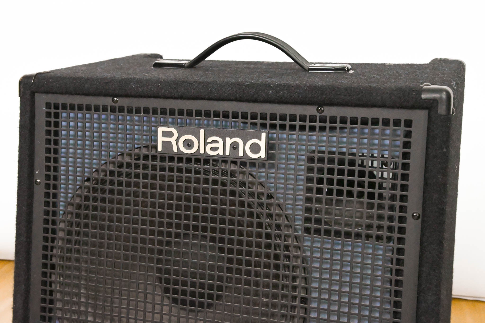 Roland KC-500 4-Channel 150W 1x15" Keyboard Combo Amplifier