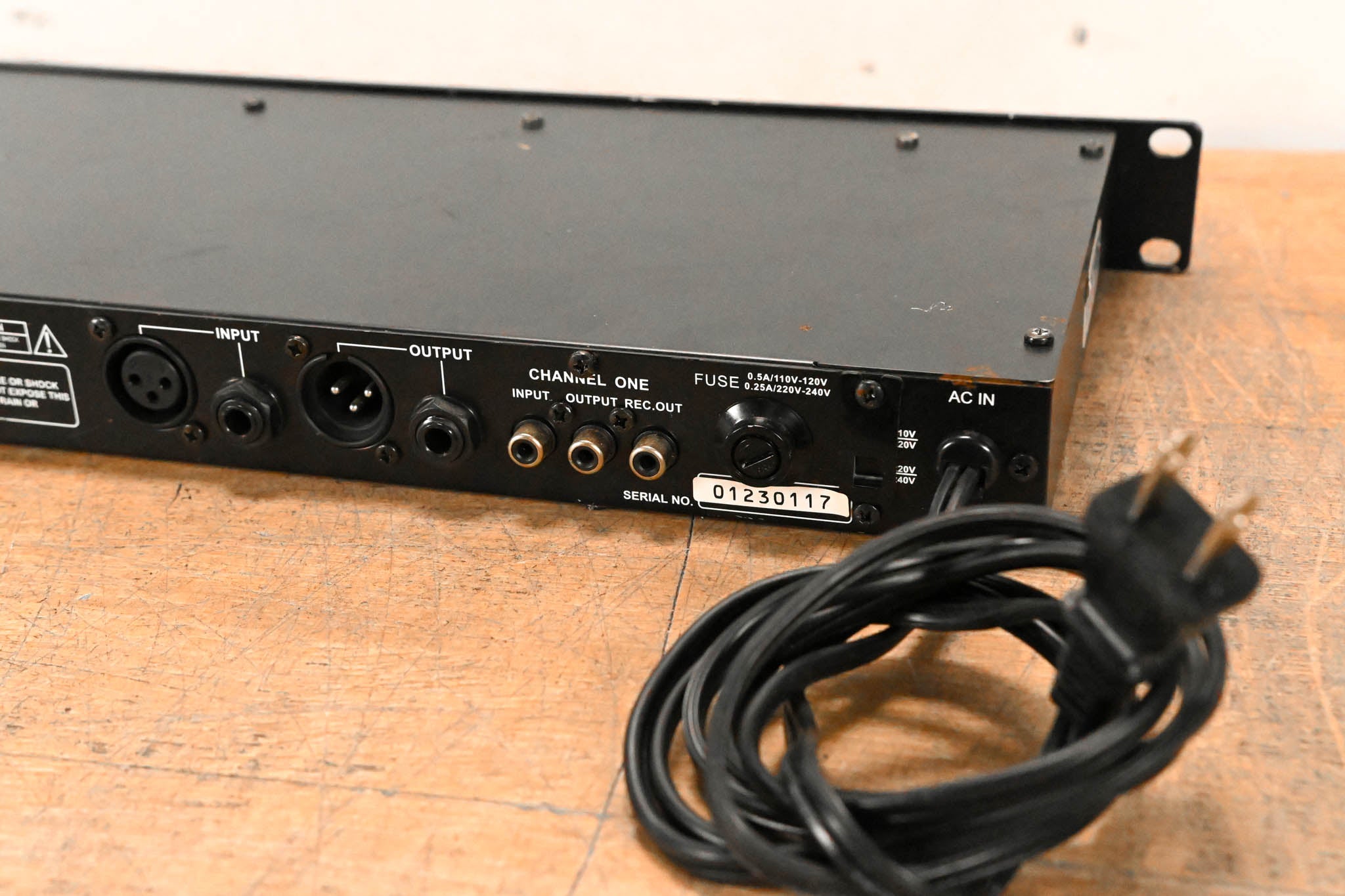 ART 343 Dual-Channel 15-Band Graphic Equalizer