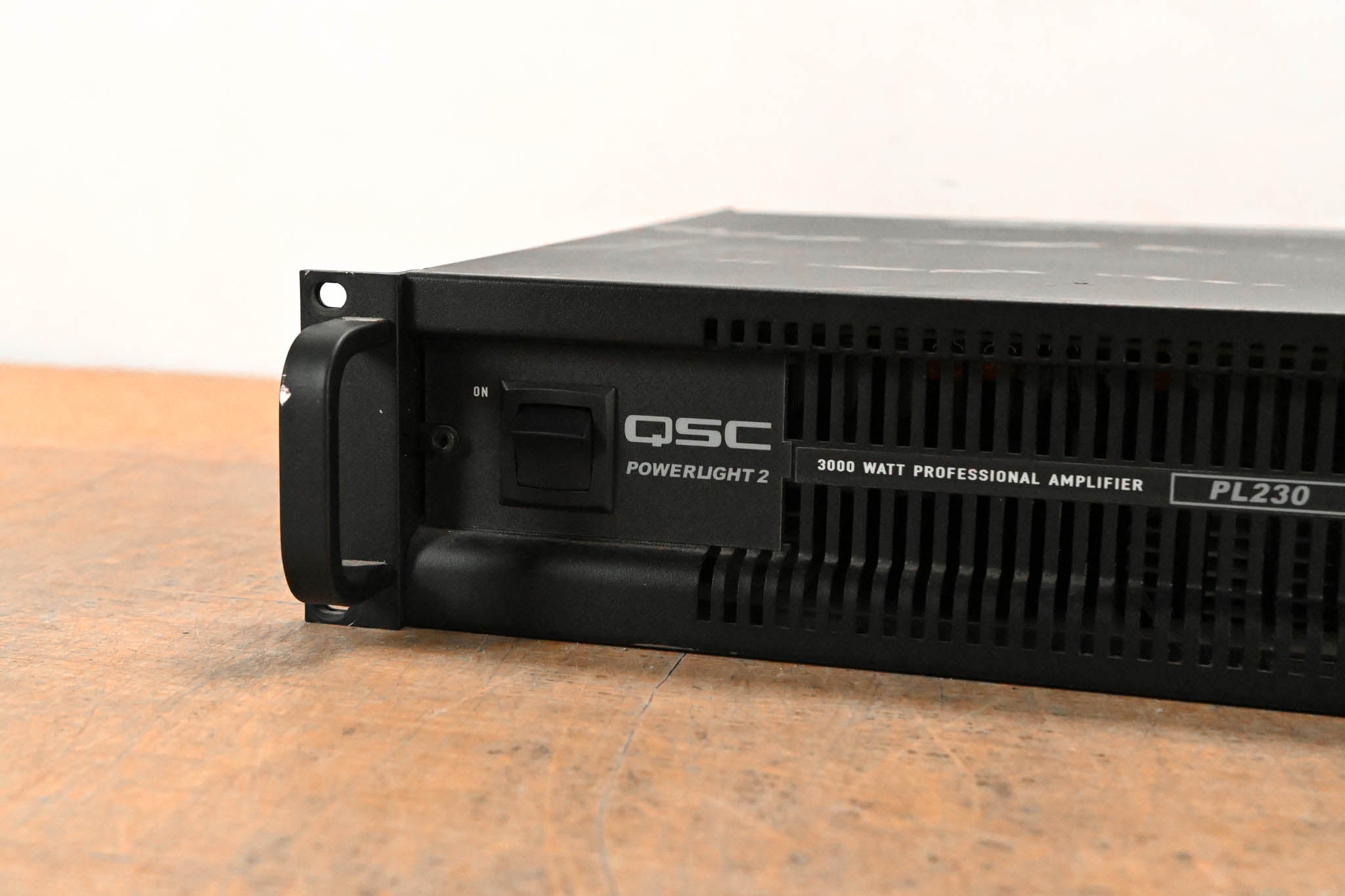 QSC PL230 PowerLight 2 Series 2-Channel 1500W Power Amplifier