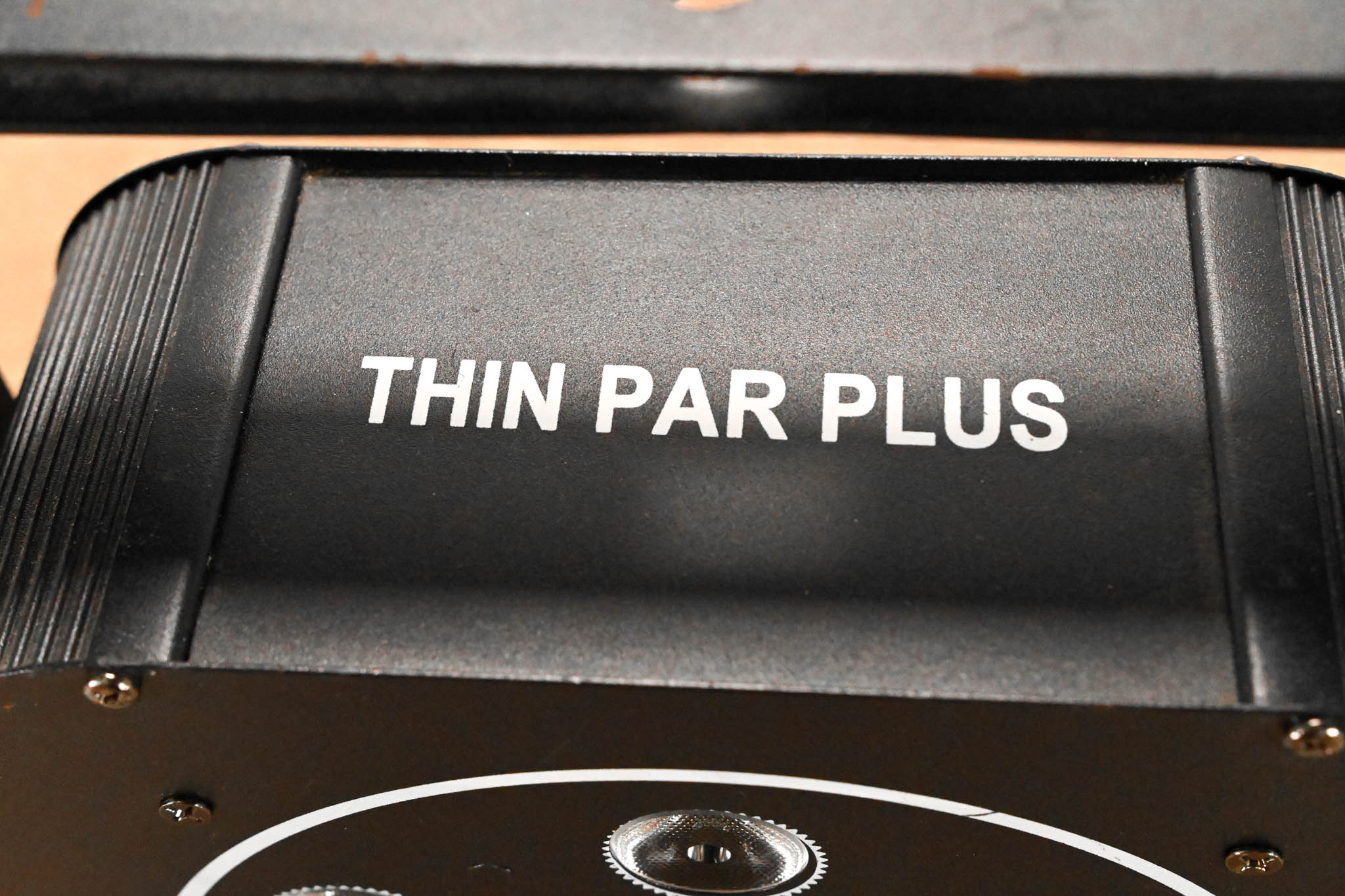 OmniSistem Thin Par Plus RGBW 6 x 10W RGBA Par Can Light