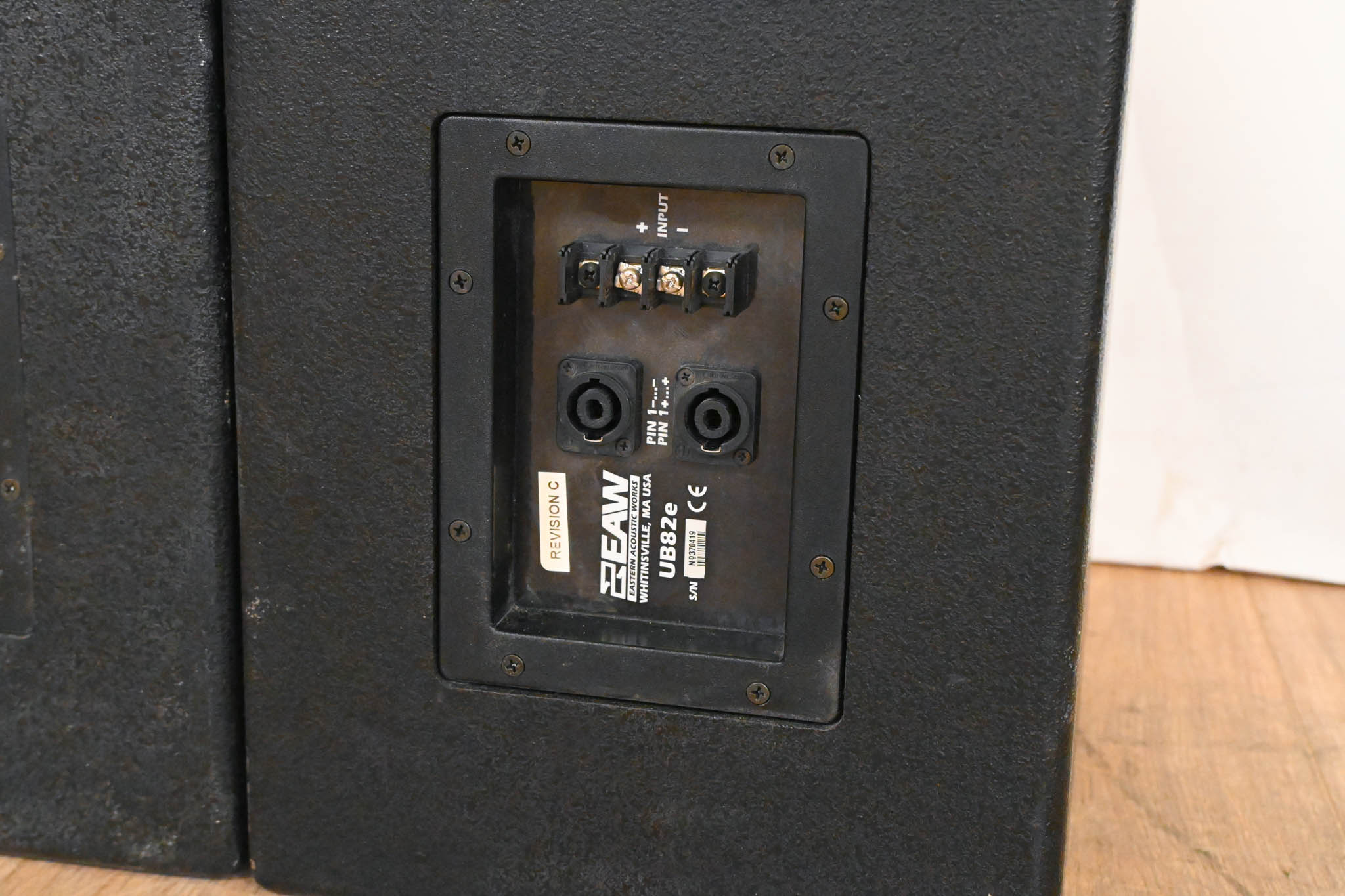 EAW UB82e 2-Way Passive Full Range Loudspeaker (PAIR)