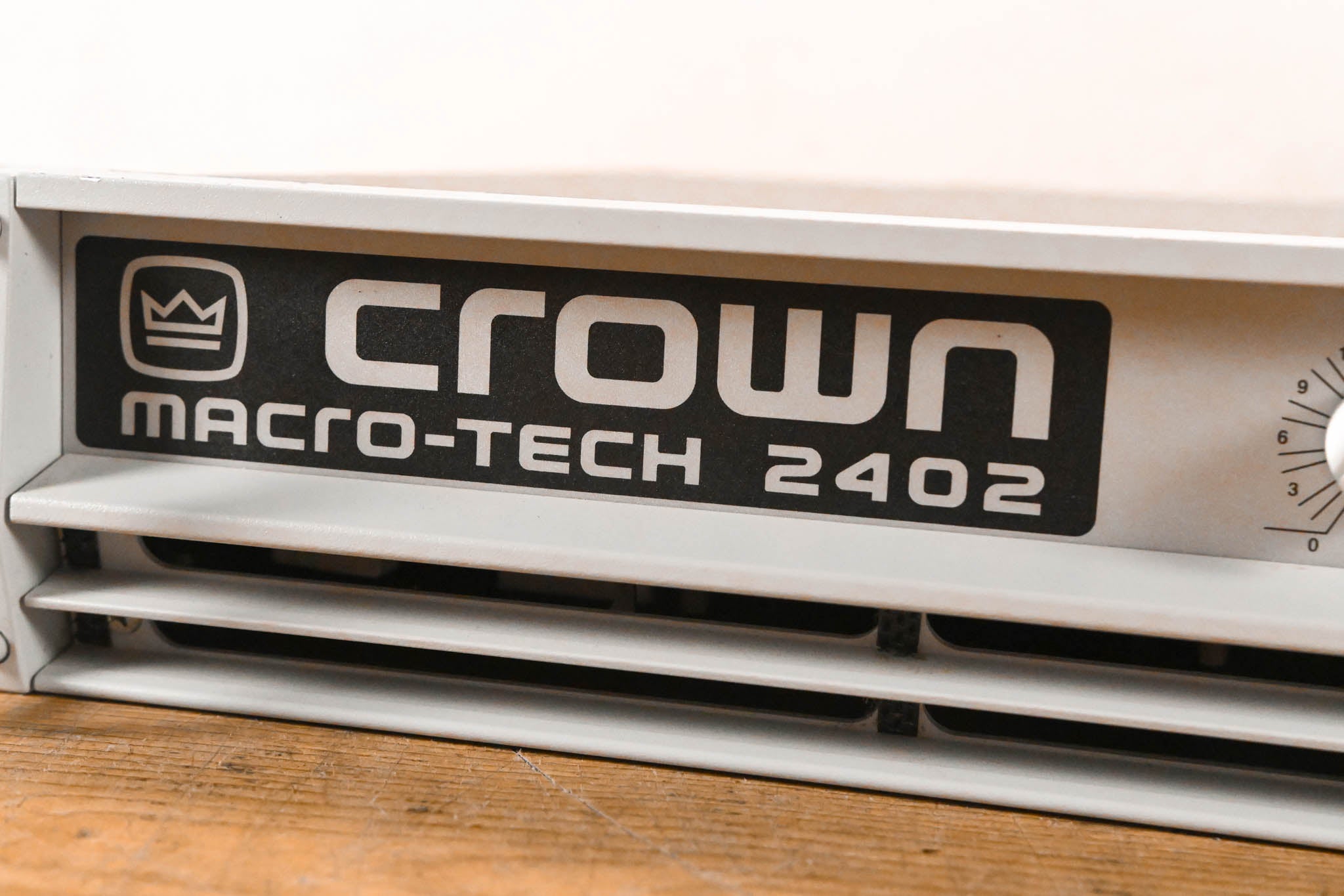 Crown Macro-Tech 2402 2-Channel Power Amplifier