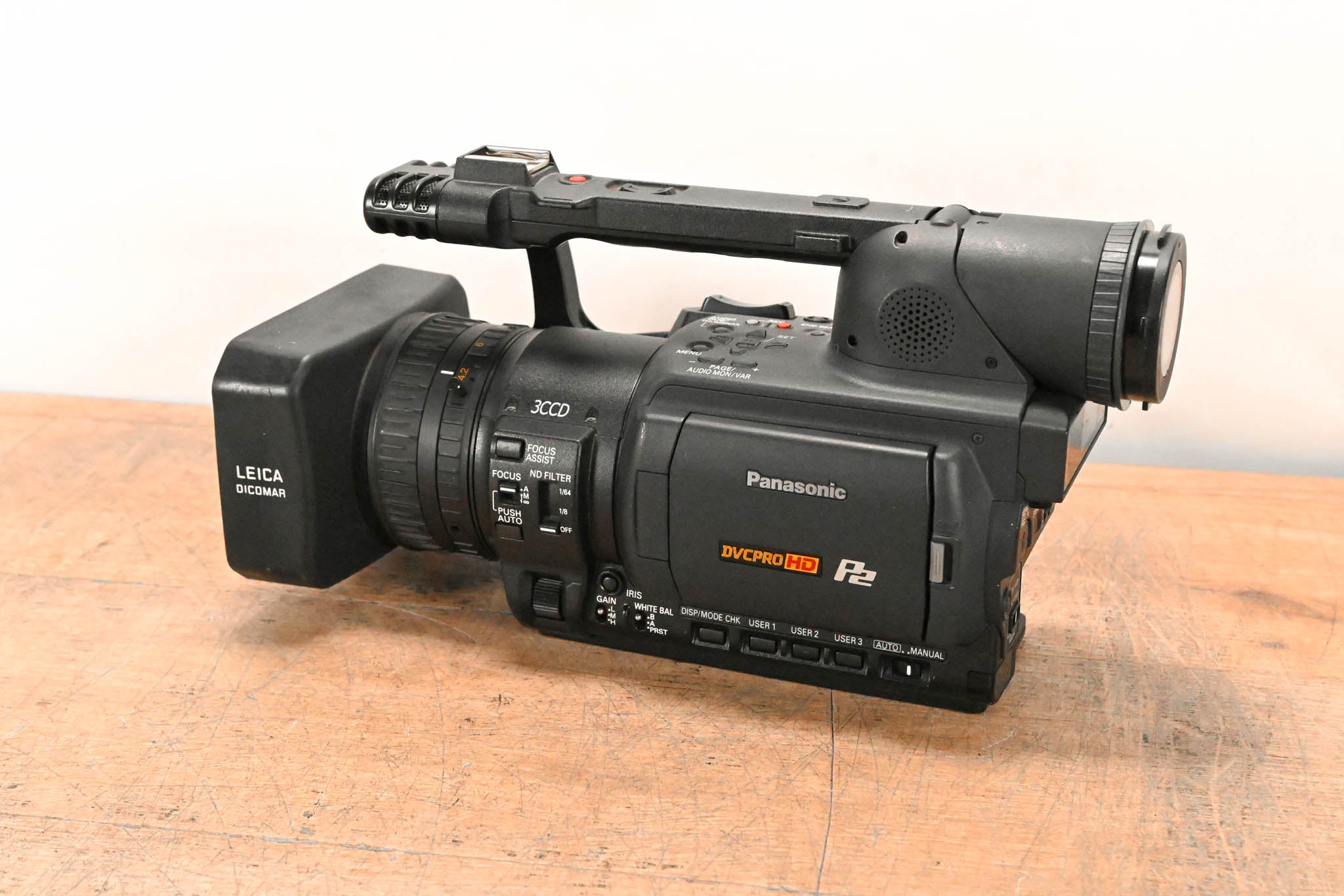 Panasonic AG-HVX200 3-CCD P2/DVCPRO HD Camcorder